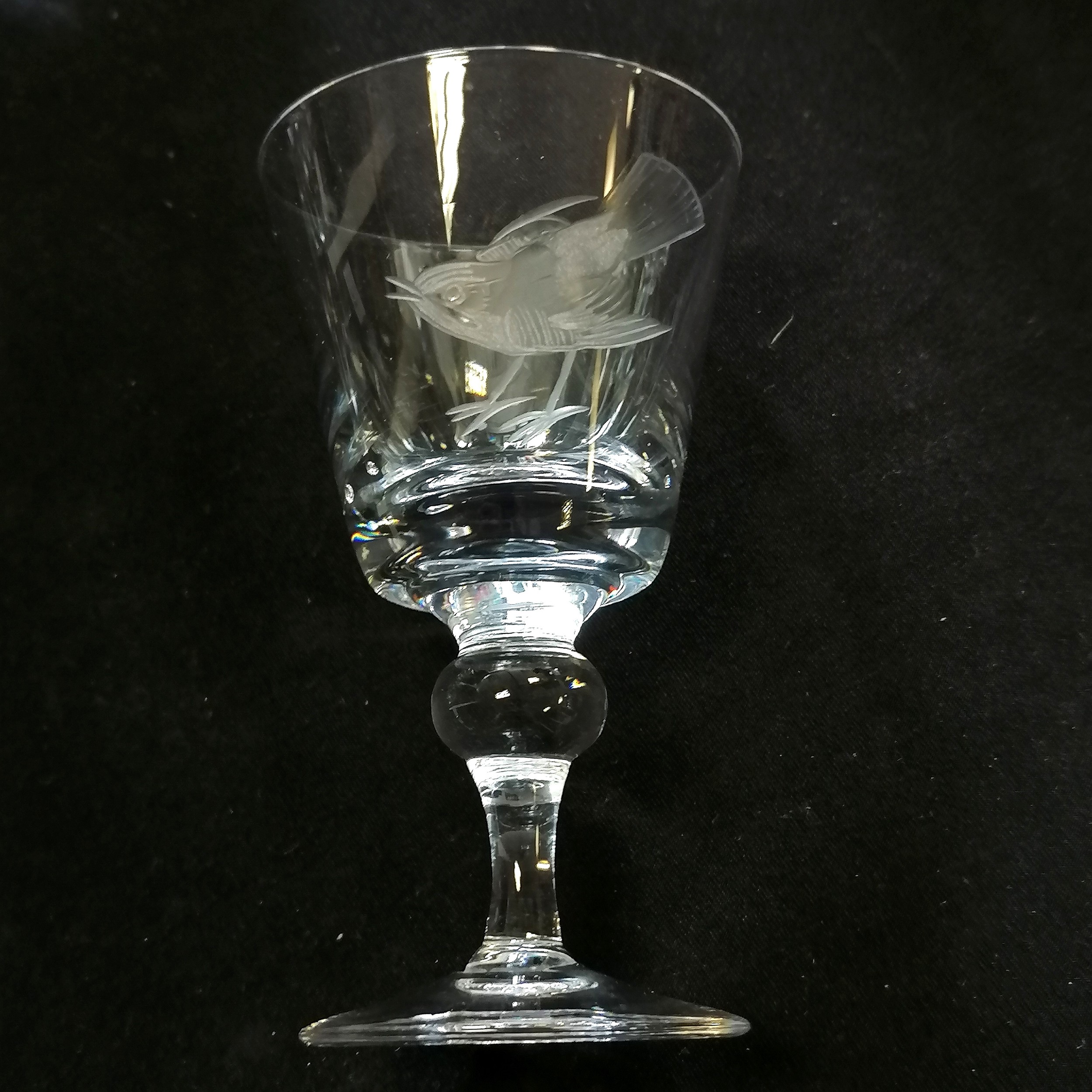 David Williams 1970's qty of 48 x glassware engraved with bird decoration comprising of 2 - Image 10 of 12