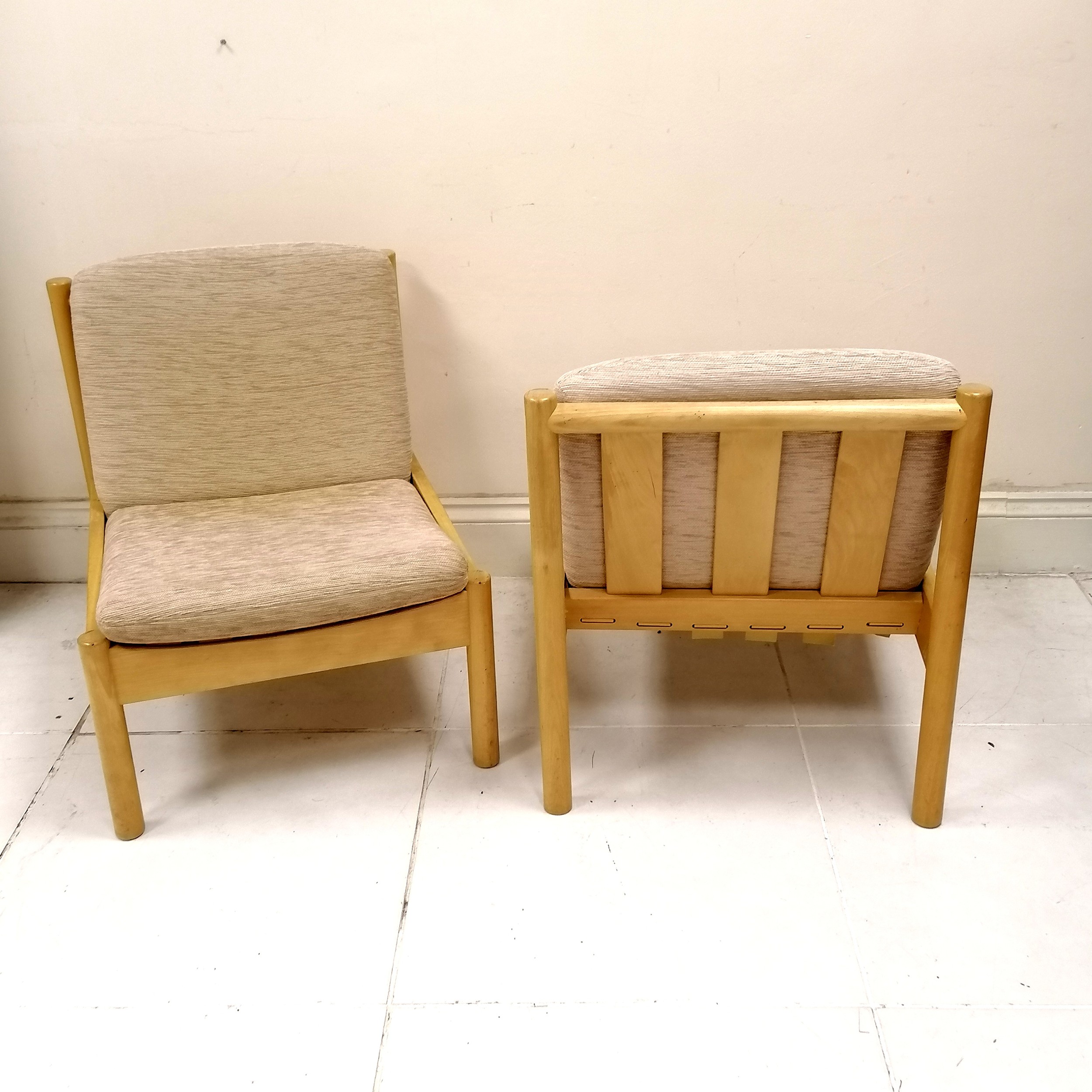 Pair of Blonde Elm Ercol easy chairs, with original oatmeal coloured upholstered cushions. in good - Image 4 of 7