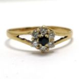 18ct marked gold sapphire / white stone cluster ring - size O½ & 1.6g total weight ~ sapphire has