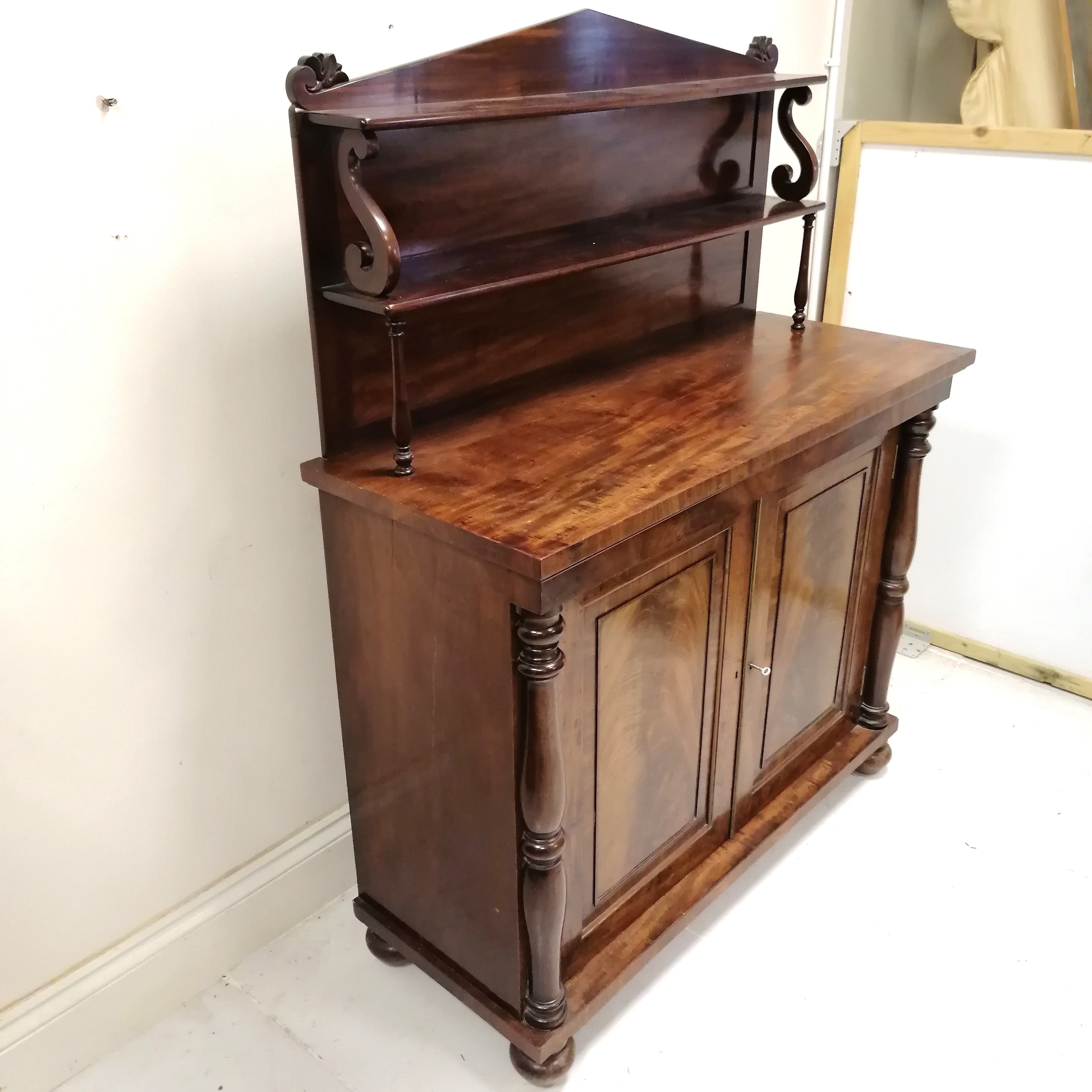 Antique mahogany chiffonier, 2 tier shelf above 2 door cupboard, flanked by turned column - Image 3 of 4