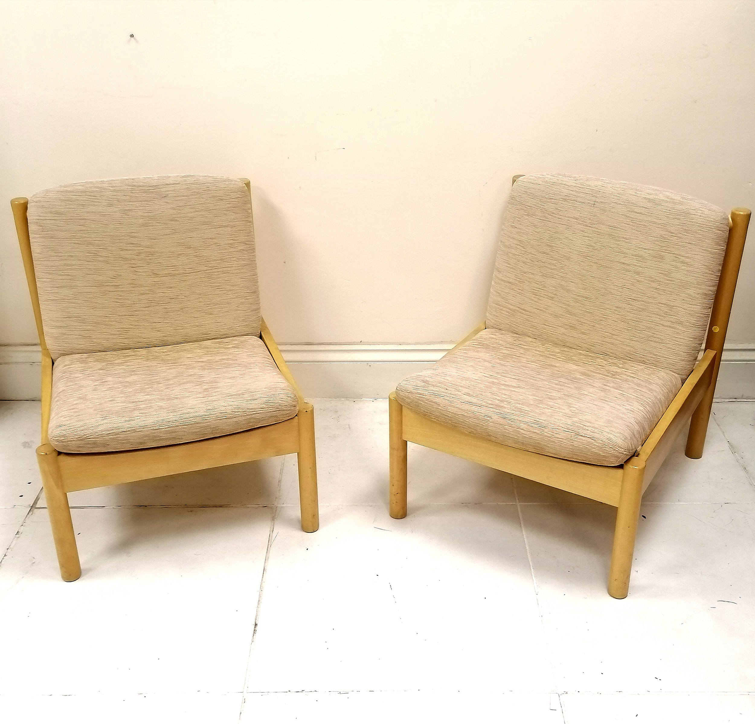 Pair of Blonde Elm Ercol easy chairs, with original oatmeal coloured upholstered cushions. in good - Image 5 of 7