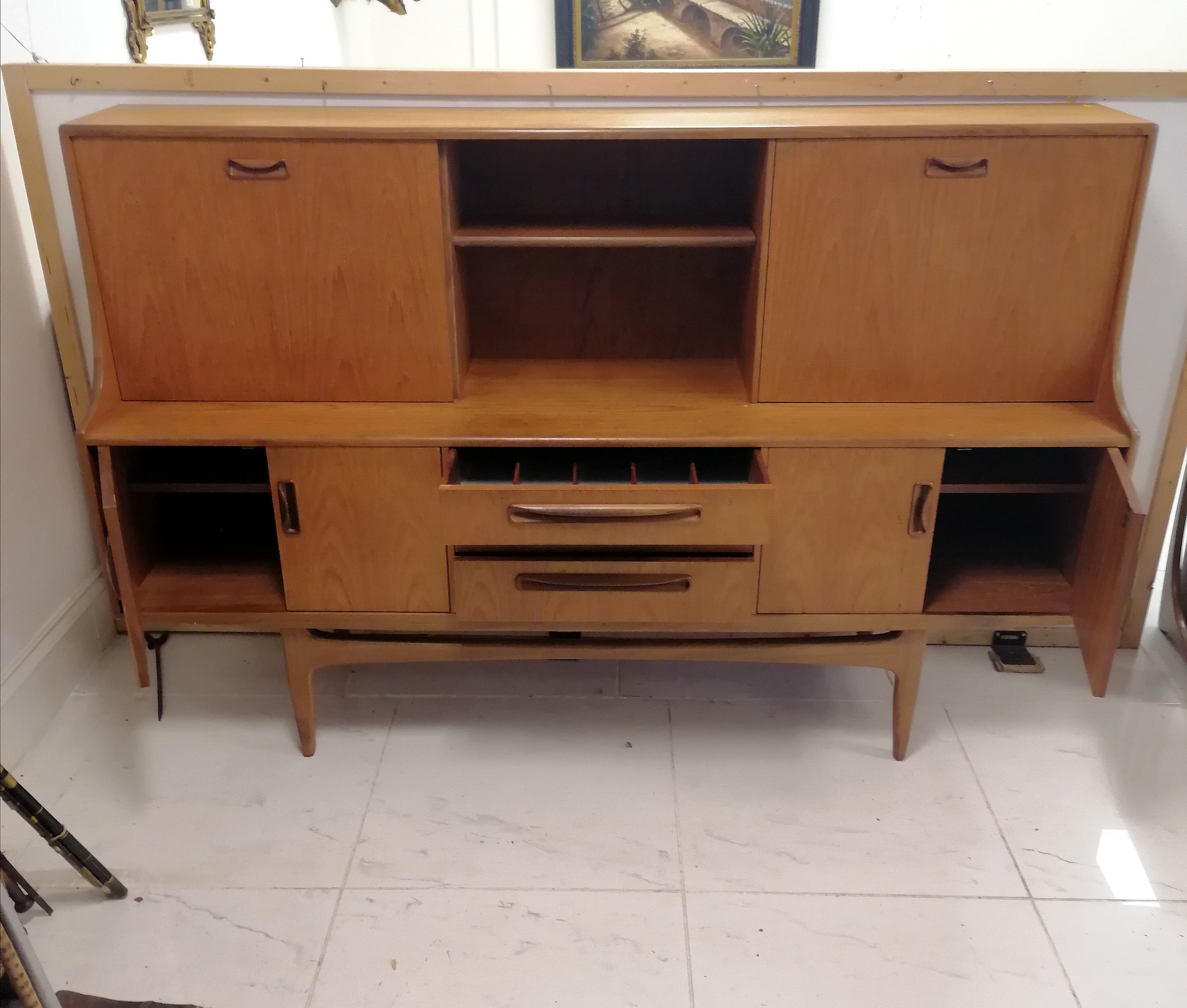G-Plan Mid Century sideboard with drinks cabinet to 1 side, sliding door, base fitted with - Image 3 of 5