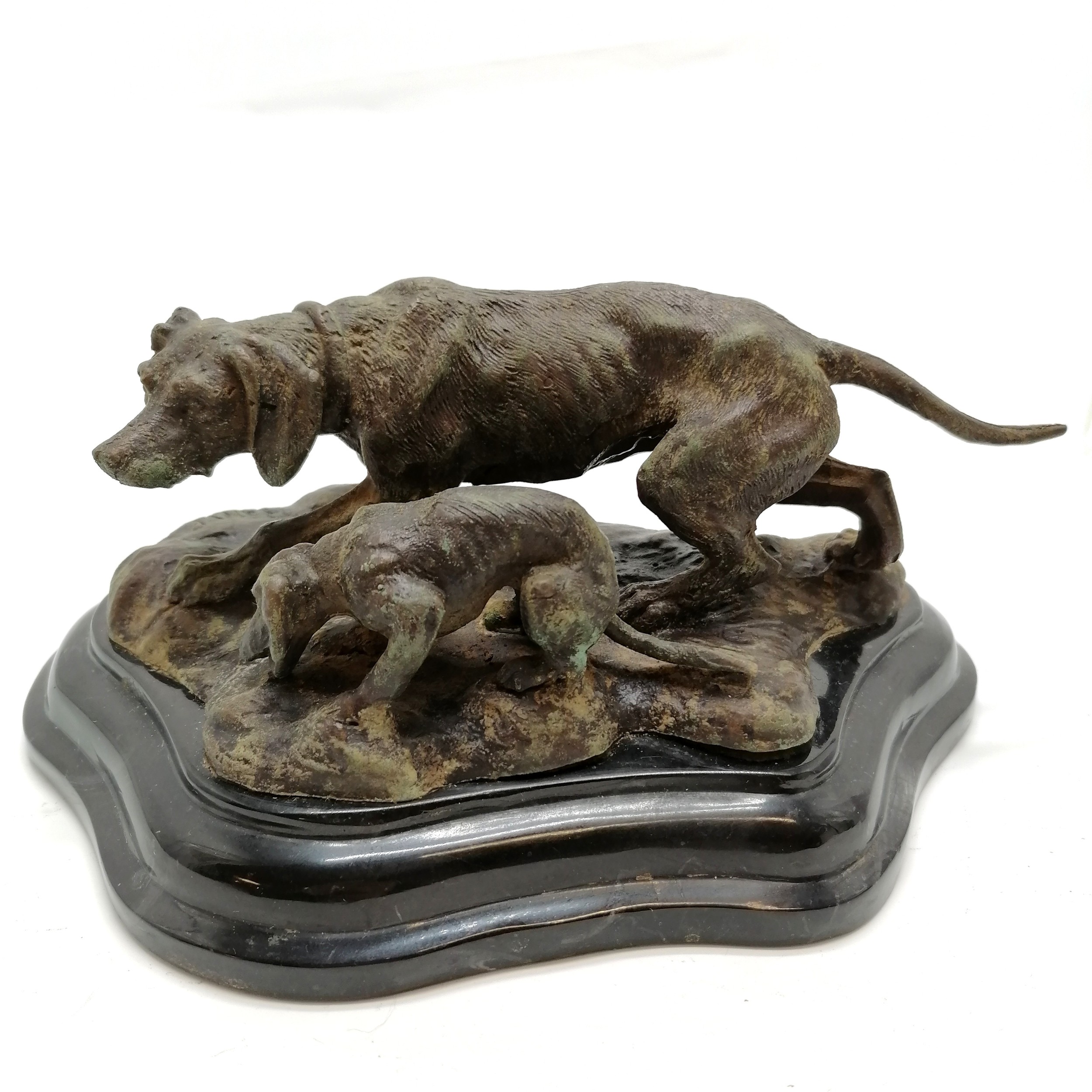 Cast metal study of 2 hunting dogs signed Barye on a black marble base - 21cm long x 10cm high - Image 3 of 3