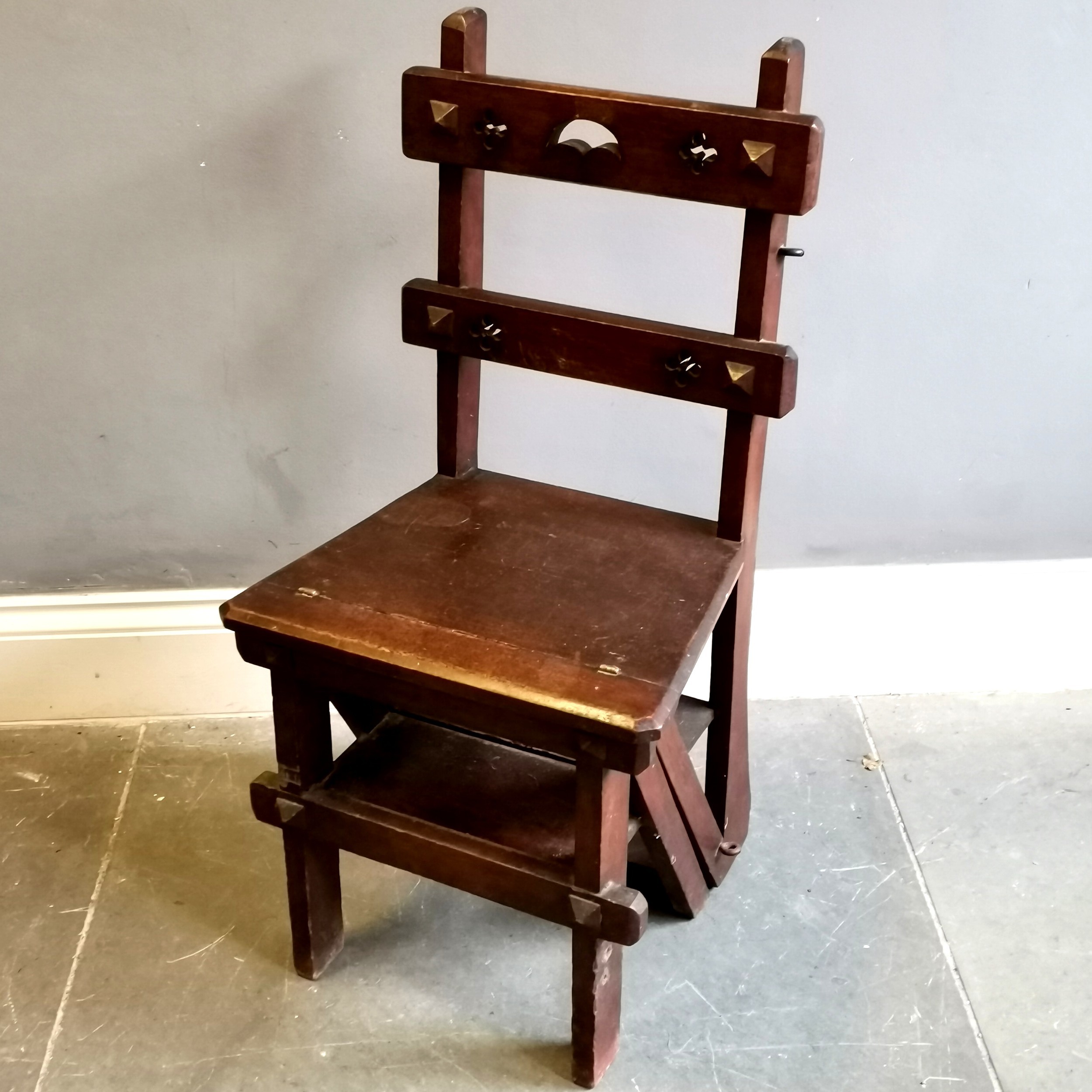 Antique metamorphic oak chair / library steps with gothic style cut-outs - folded 90cm x 40cm x 42cm - Image 3 of 3