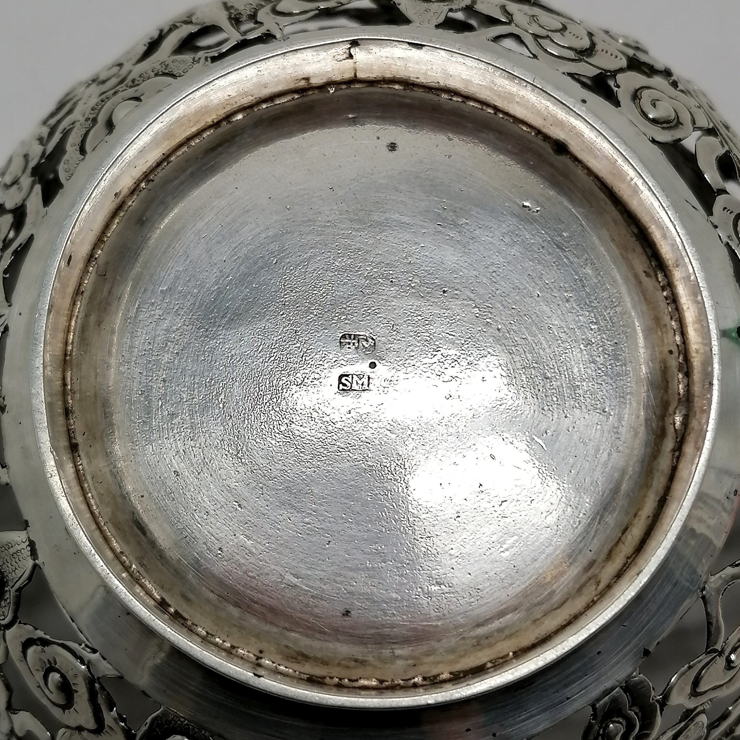 Chinese antique silver bowl with pierced decoration depicting 2 dragons & flaming pearl cartouche by - Image 3 of 6