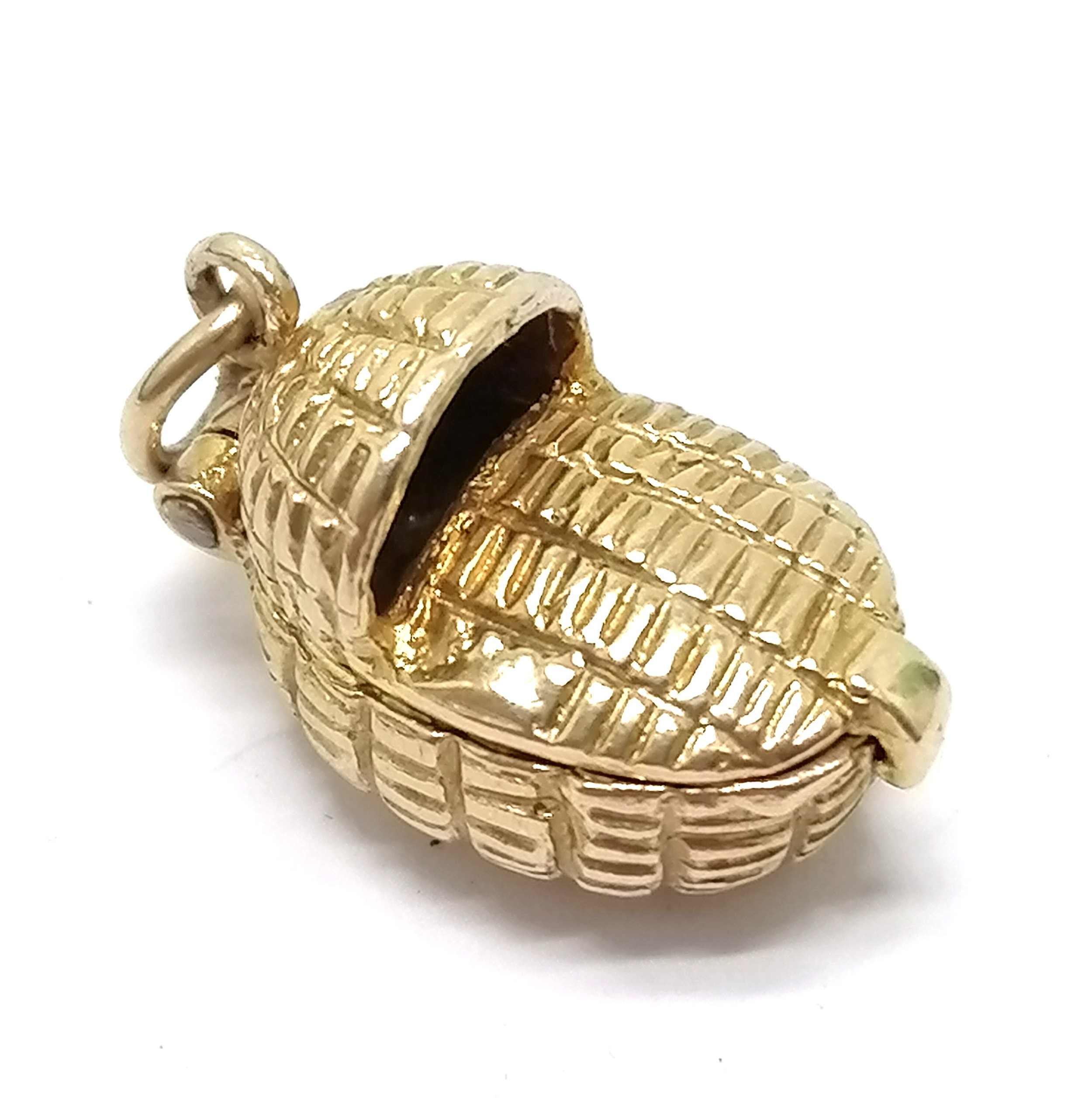 9ct hallmarked gold Nuvo moses basket charm that opens to reveal a baby 1.5cm long 2.6g