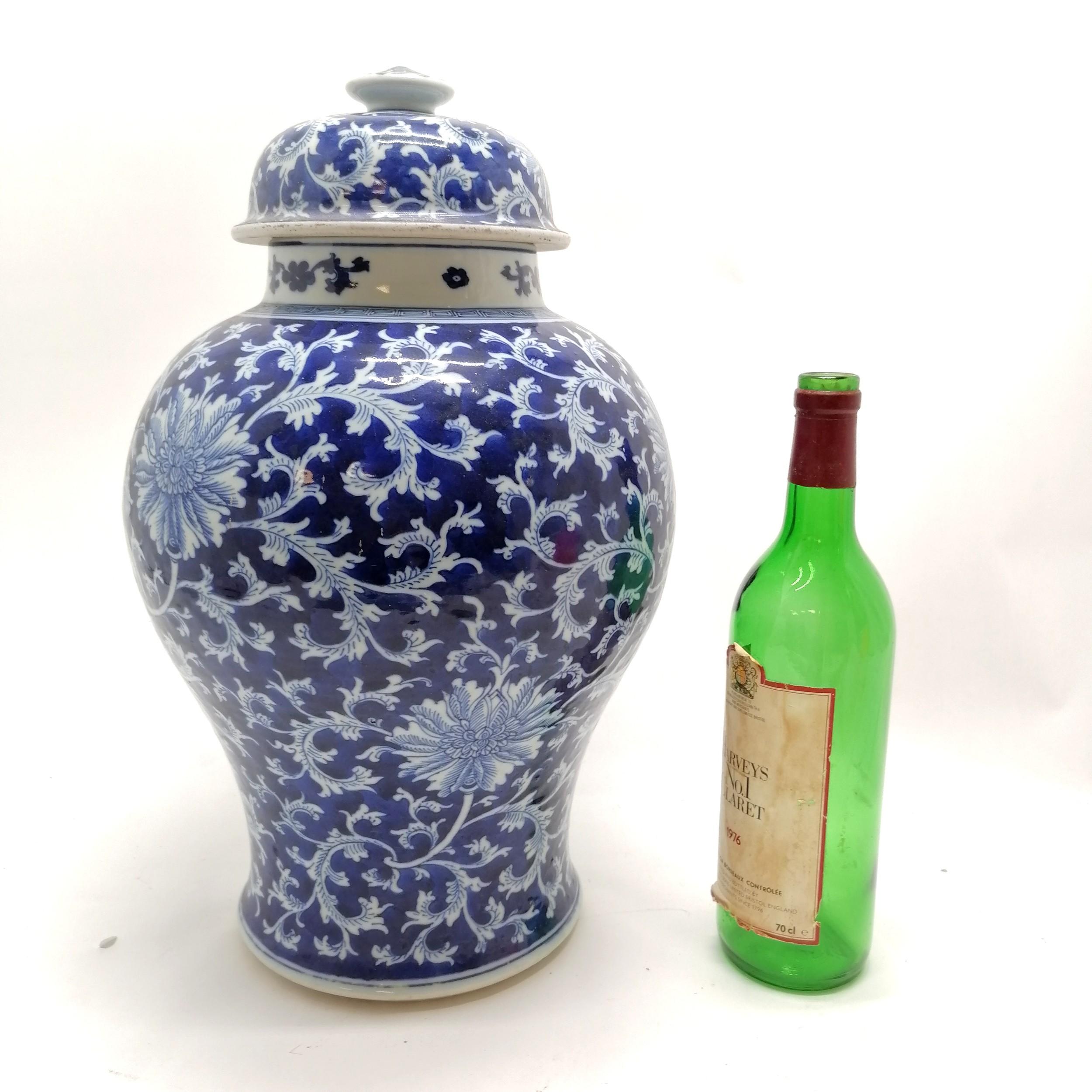 Antique Chinese blue & white large baluster vase with cover & profuse chysantheum decoration & 4 - Image 3 of 9