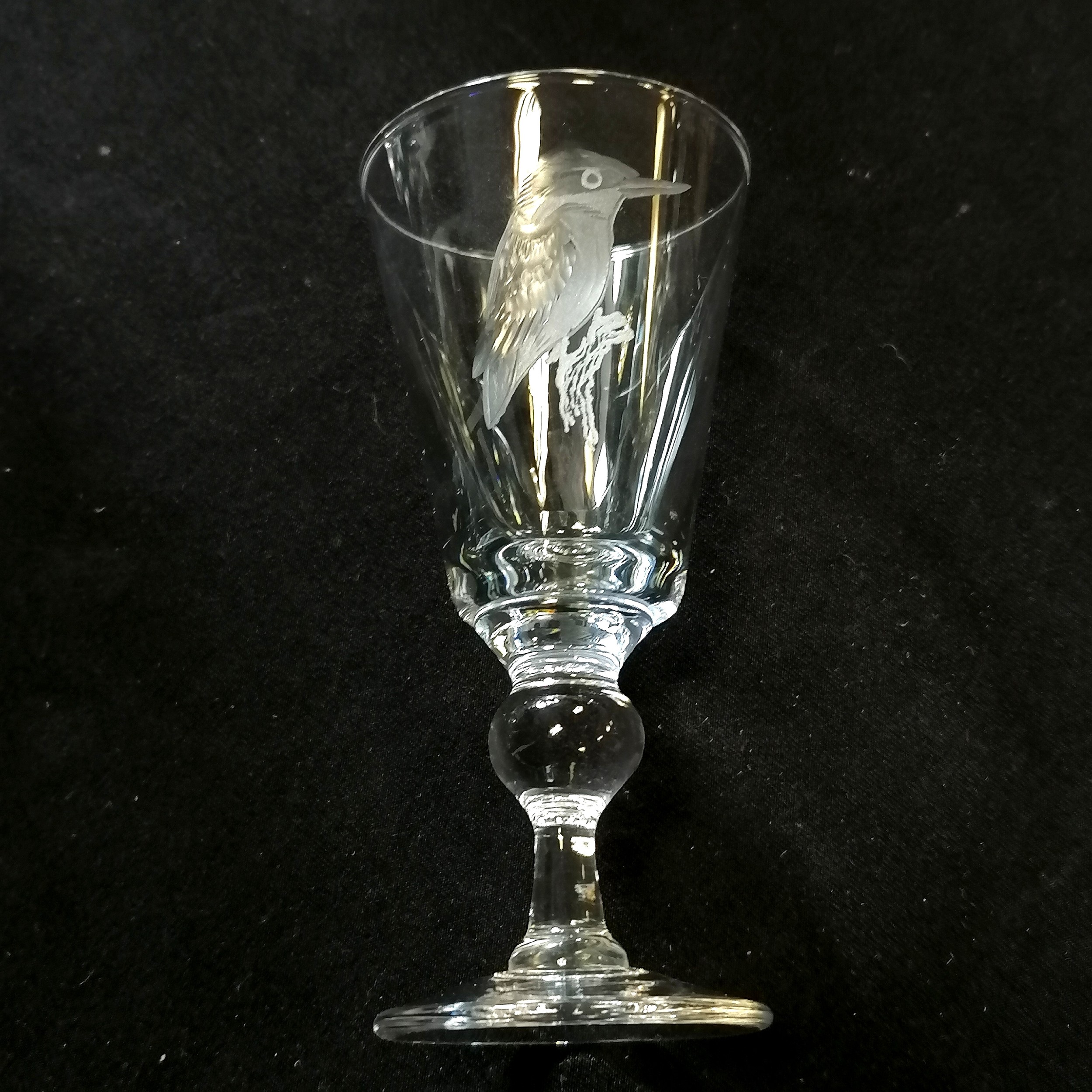 David Williams 1970's qty of 48 x glassware engraved with bird decoration comprising of 2 - Image 9 of 12