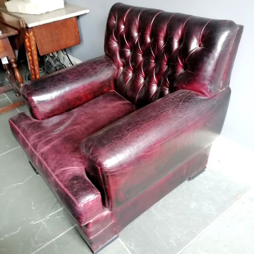 Ralph Lauren leather oxblood Errol Tufted armchair and matching stool - chair 90cm wide x 100cm deep - Image 7 of 7