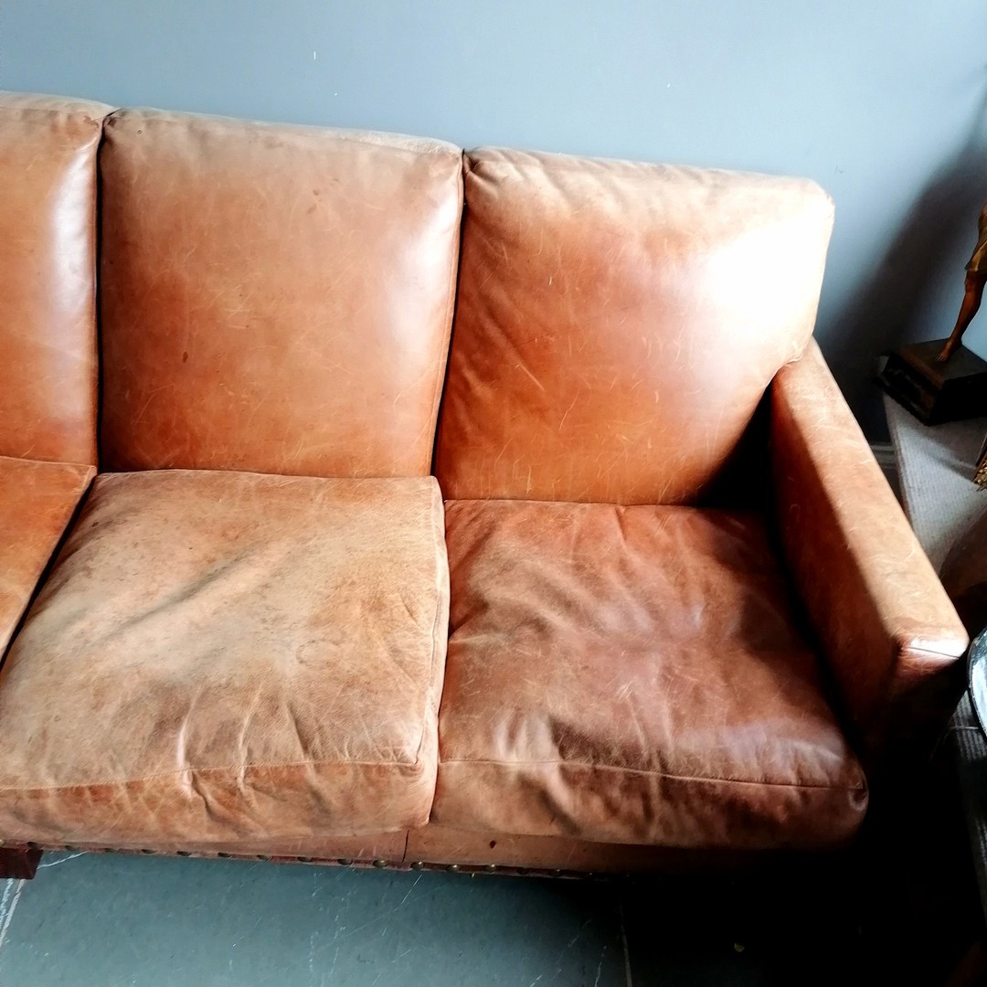 Ralph Lauren tan leather 4 seater sofa 250cm long x 100cm deep x 85cm high ~ In used condition - Image 4 of 8