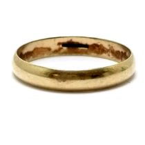 9ct hallmarked gold band ring - size Z + 2.9g (approx 4mm wide)