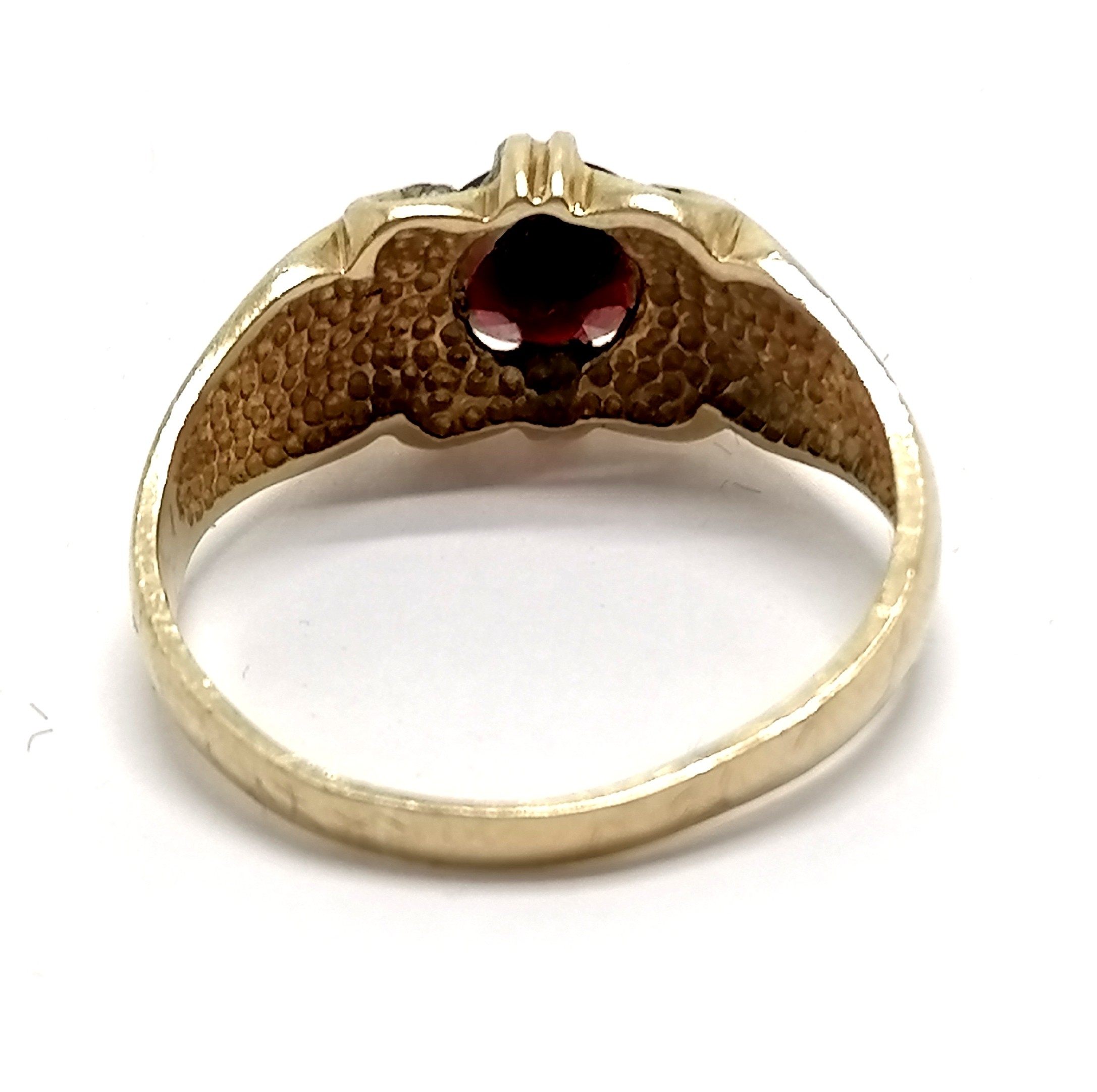 9ct hallmarked gold garnet stone set signet ring - size V & 3.8g total weight - Image 2 of 2