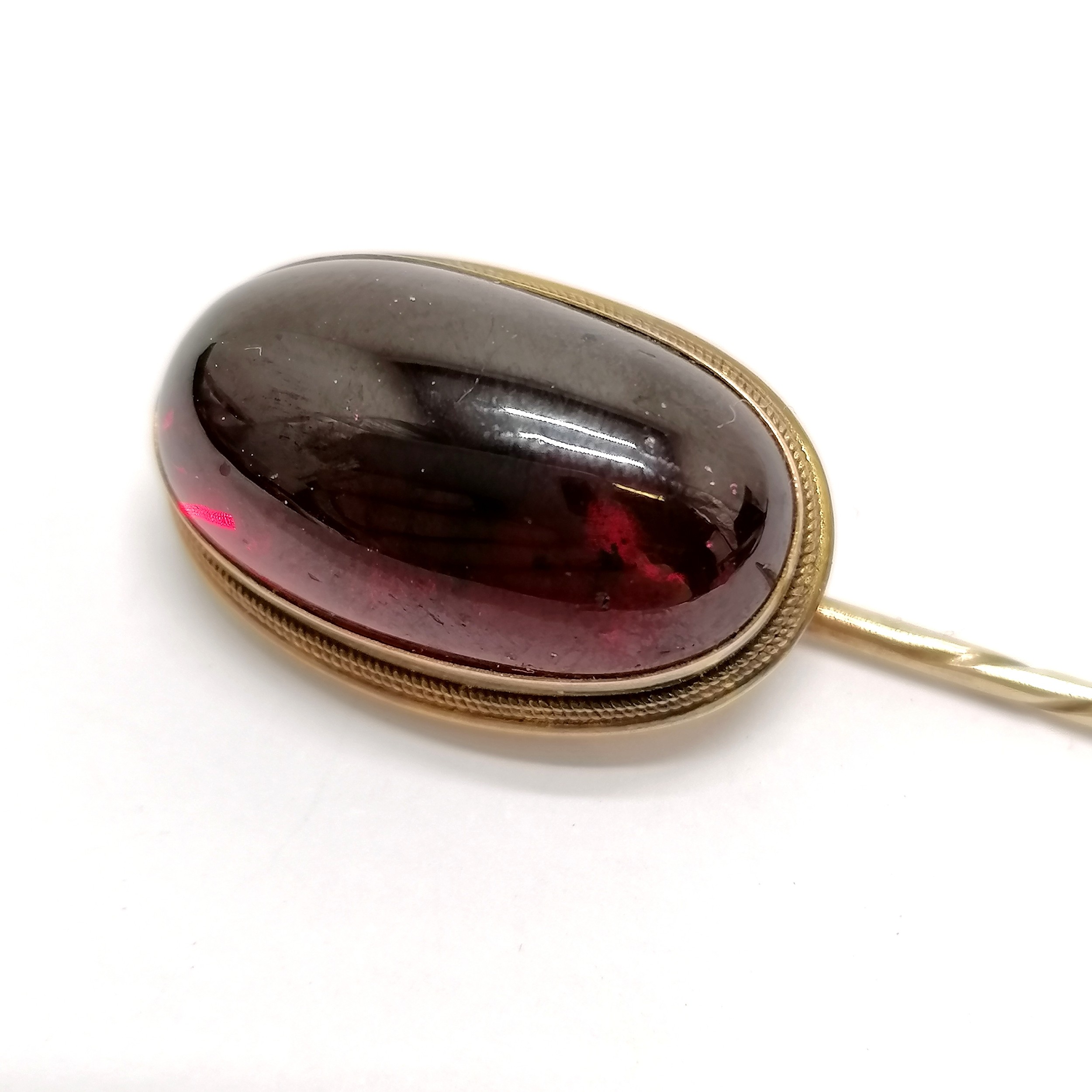 Antique unmarked gold (touch tests as 15ct+) large cabochon garnet stick / tie pin - 7.5cm long & - Image 2 of 4