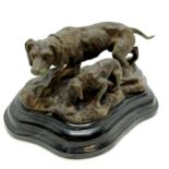 Cast metal study of 2 hunting dogs signed Barye on a black marble base - 21cm long x 10cm high