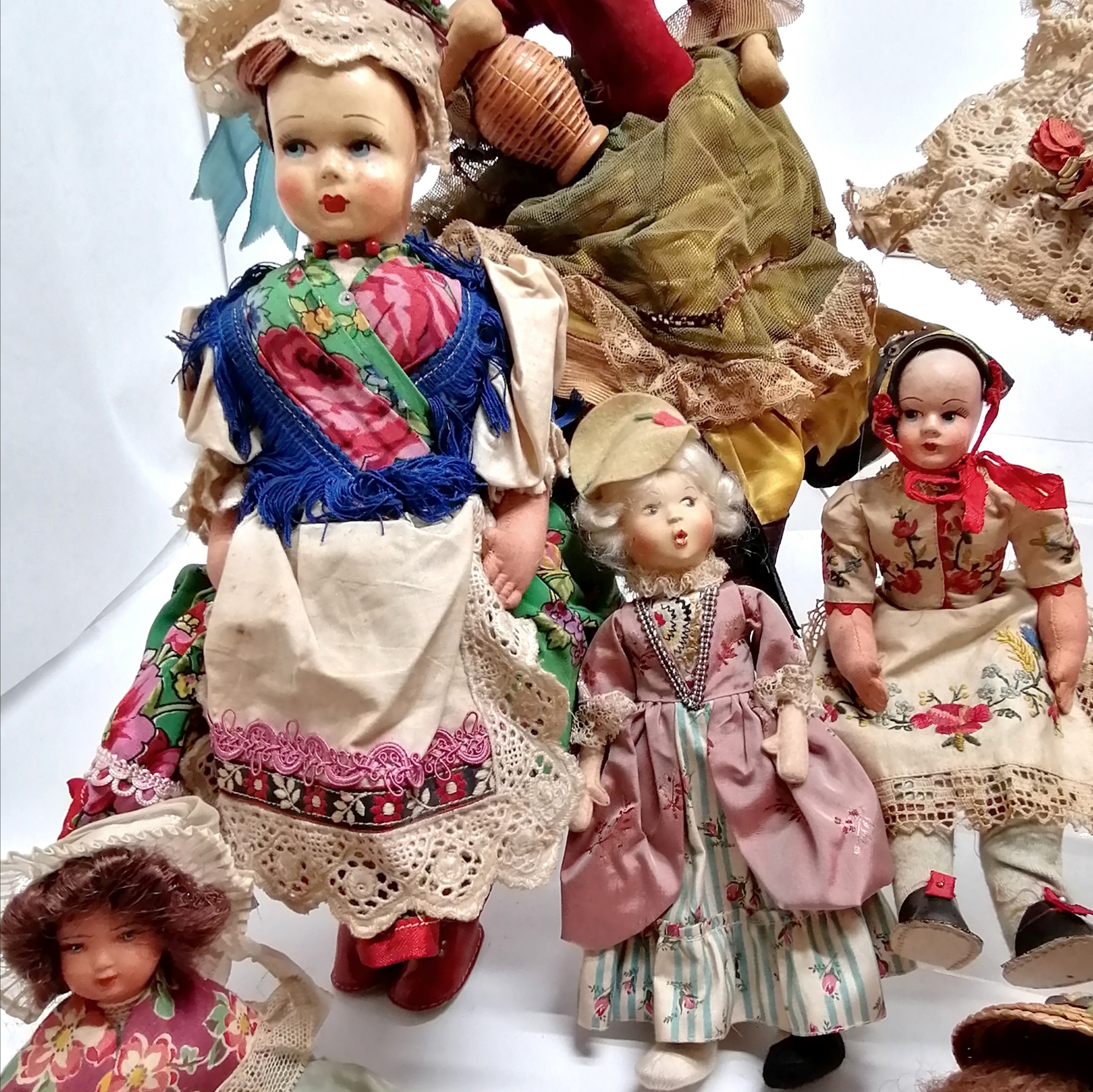 A vintage collection of 18 costume dolls the talest 36cm high including Nistis Spanish doll, Peggy - Image 5 of 12