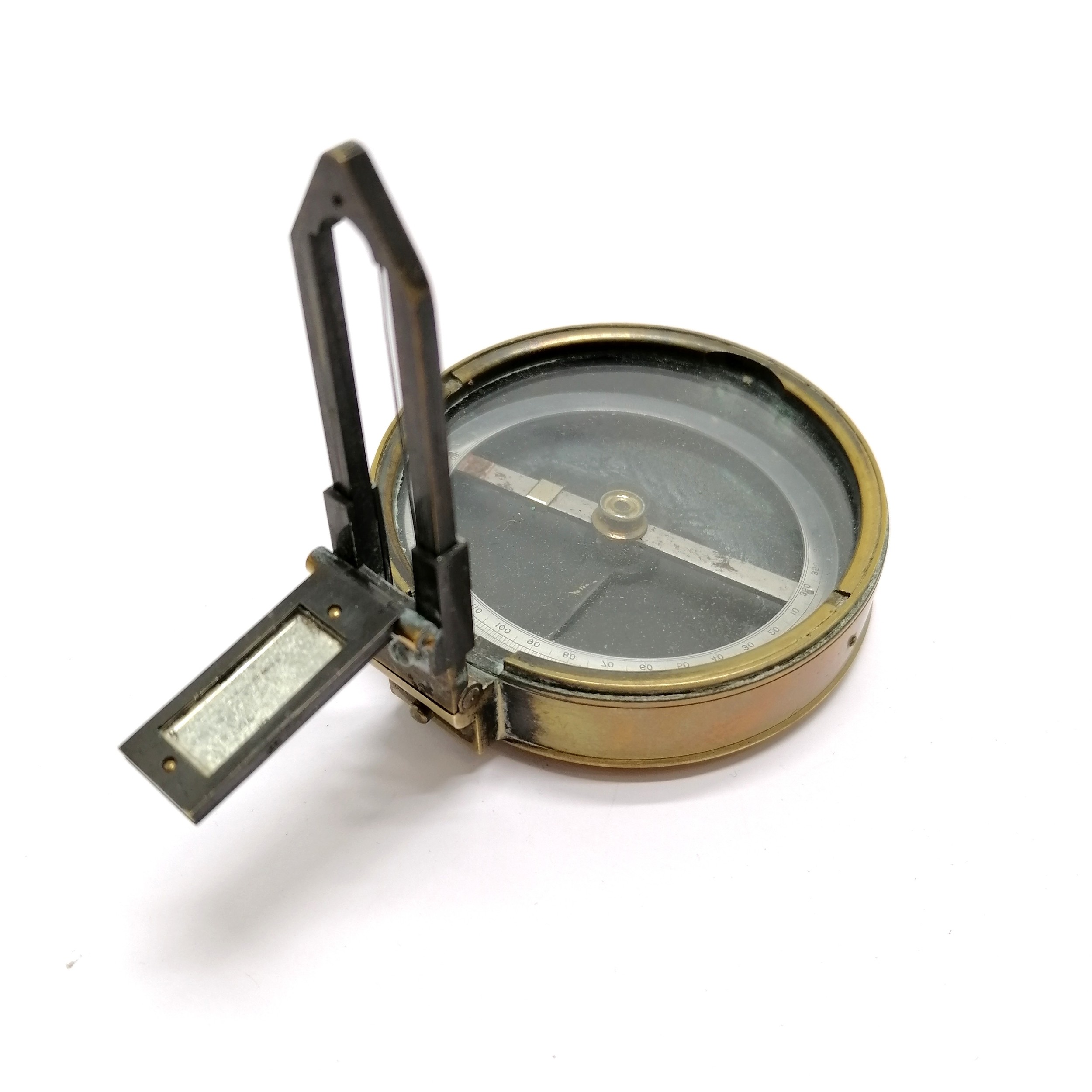 Antique prismatic compass (7.4cm diameter & missing lens) retailed by Hirsbrunner & Co (Tientsin) in - Image 2 of 5