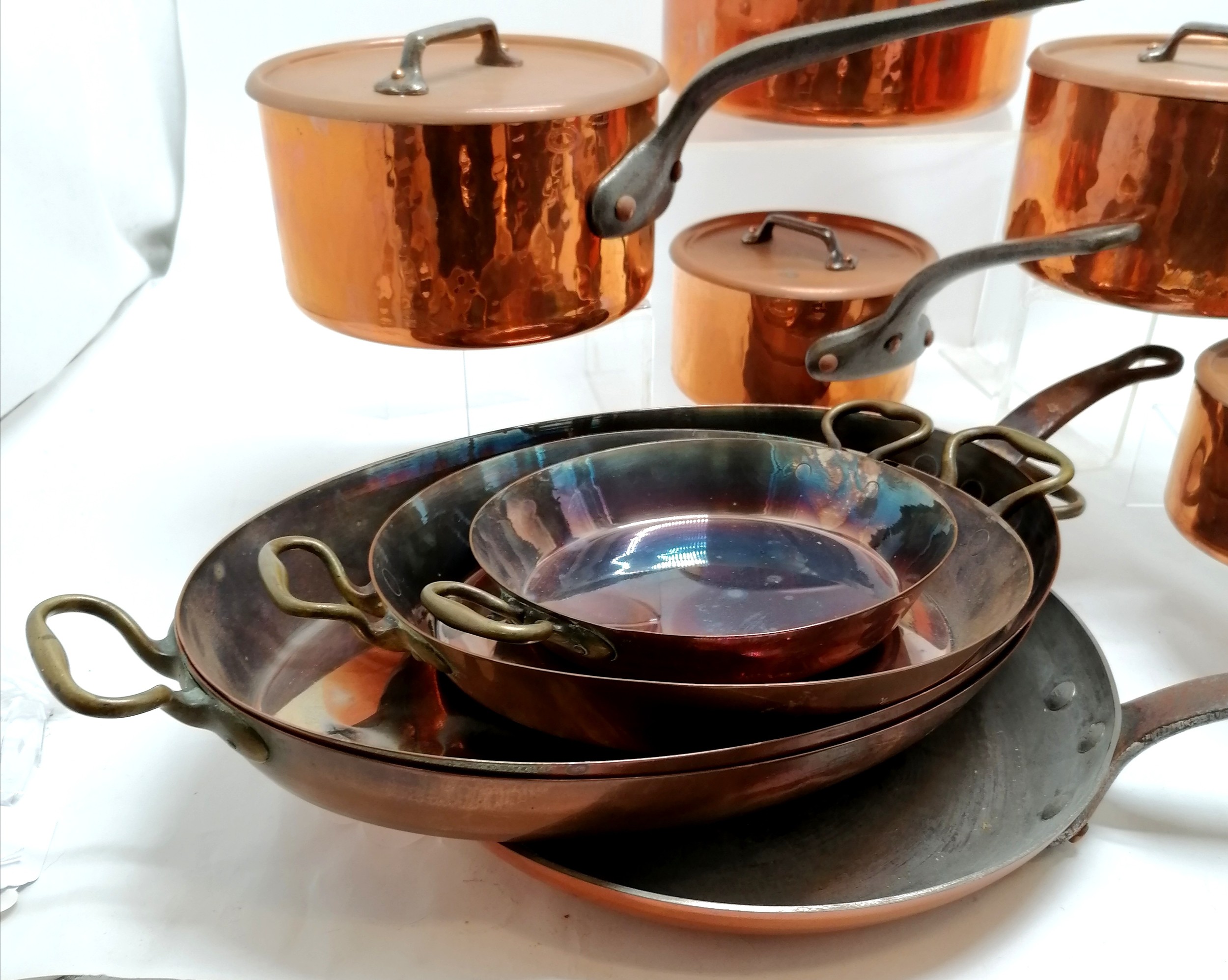 Mauviel villedieu 6 piece copper / iron cooking set inc large frying pan (31cm diameter) & 5 - Image 4 of 4