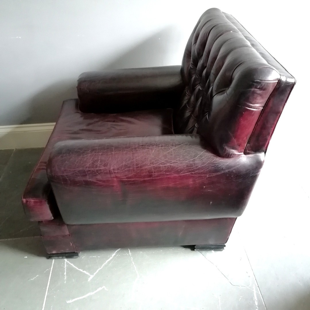 Ralph Lauren leather oxblood Errol Tufted armchair and matching stool - chair 90cm wide x 100cm deep - Image 4 of 7