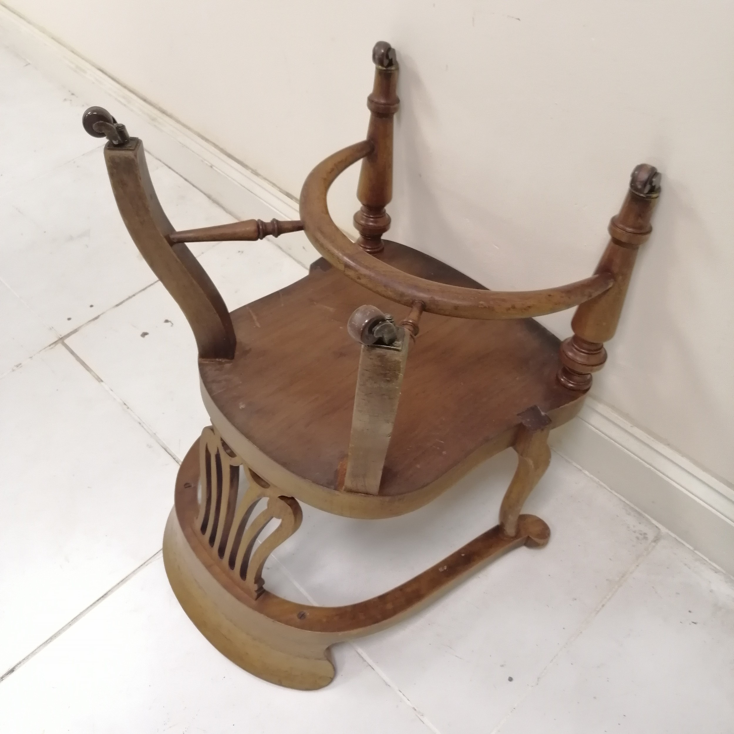 Antique bow back desk chair, on turned legs terminating ceramic castors, in good condition, 53 cm - Image 3 of 3