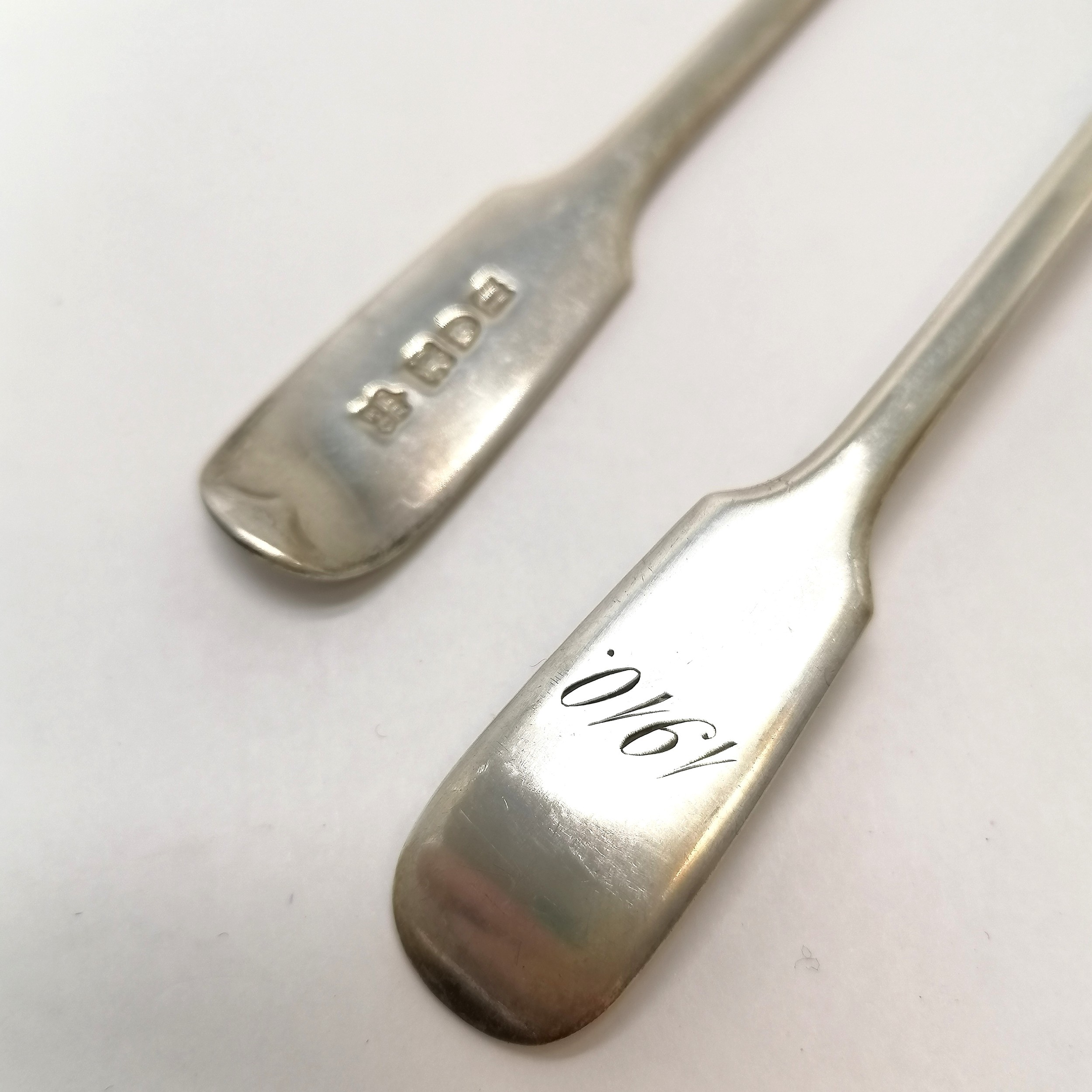 1908 silver set of 6 fiddle pattern teaspoons t/w 1938 silver set of 6 teaspoons 192 grams total. - Image 2 of 2