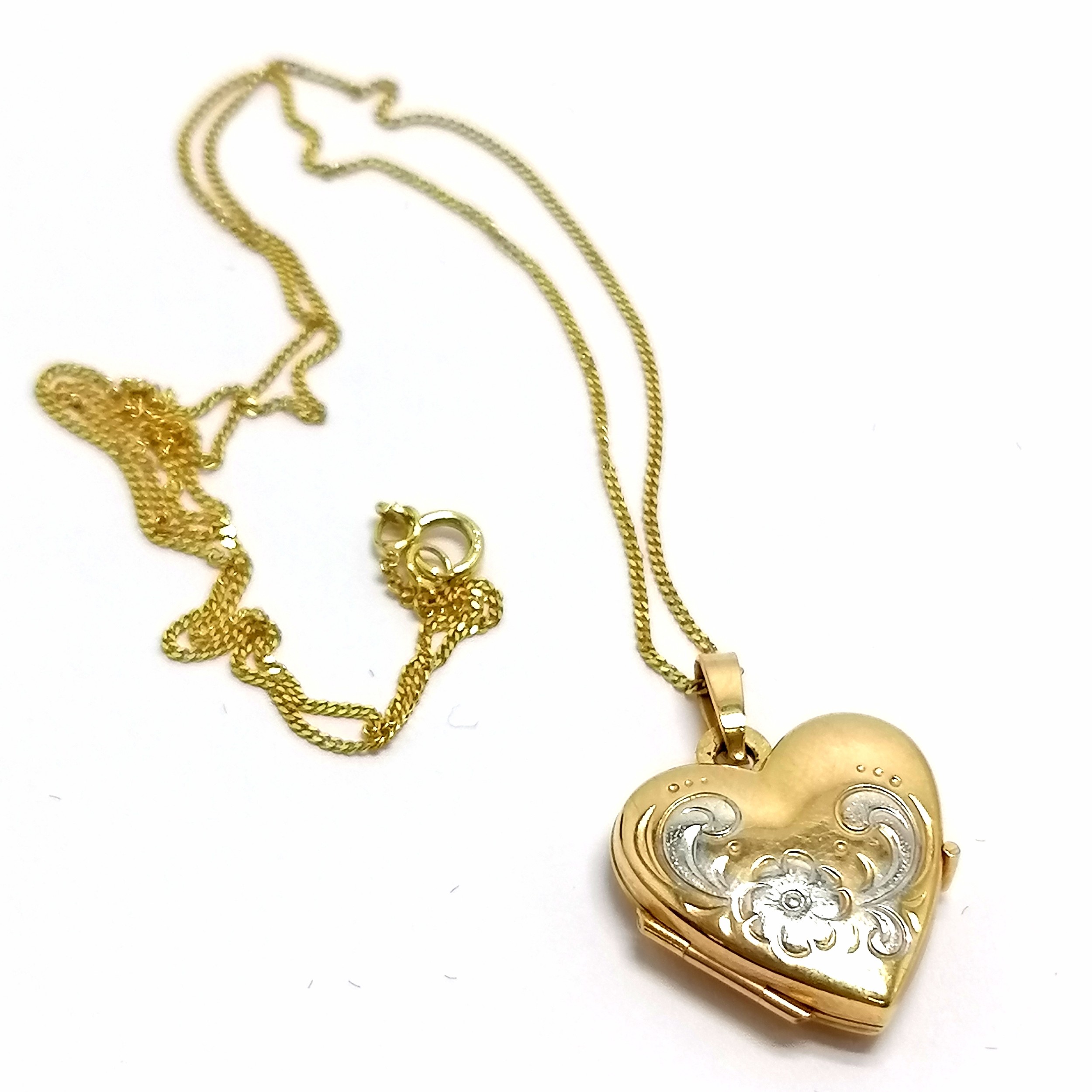9ct hallmarked 2-tone gold heart shaped locket on 9ct marked gold 40cm neckchain - total weight 2.2g