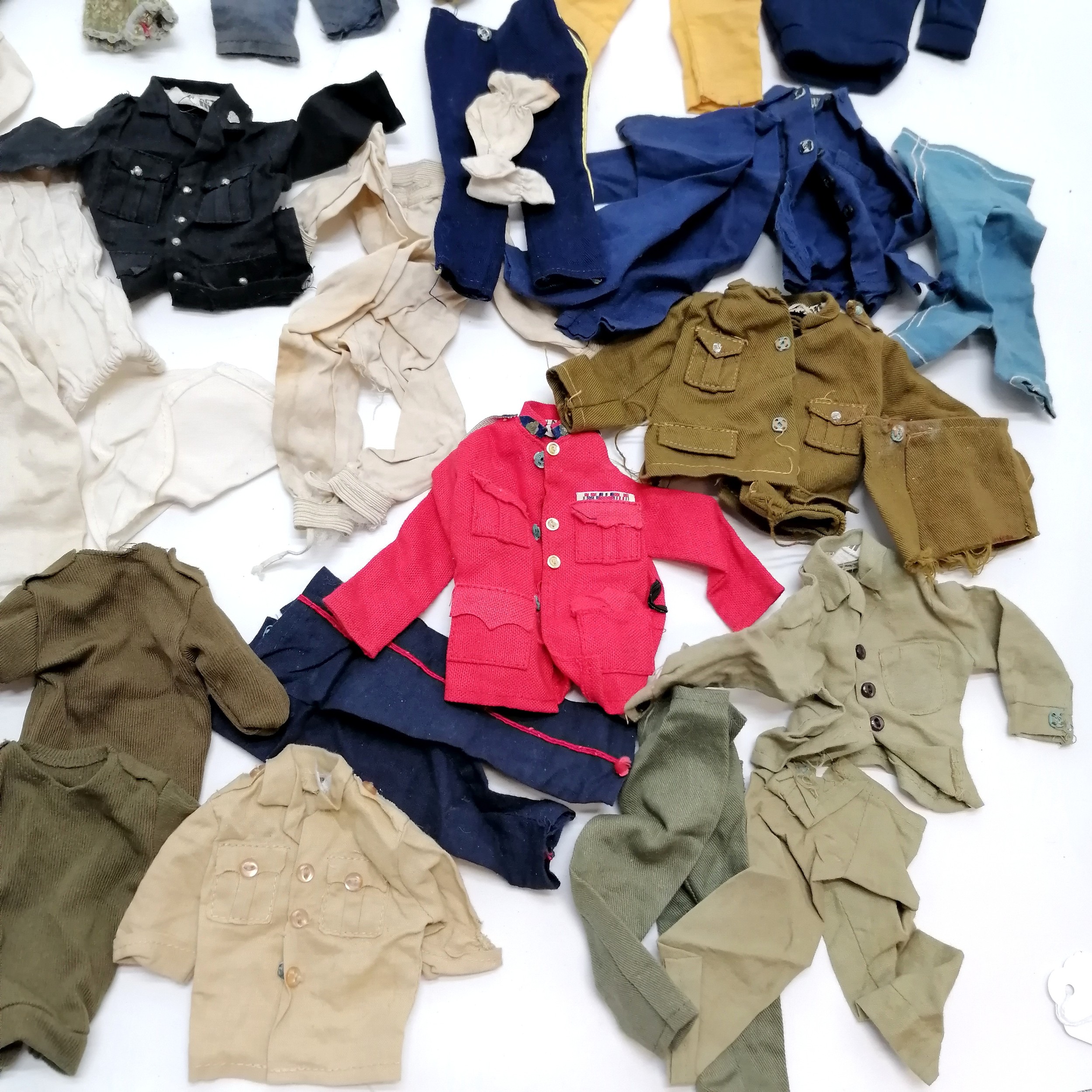 Quantity of vintage Action Man clothes /outfits - Image 4 of 7