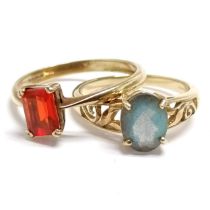 2 x 9ct hallmarked gold fancy colour stone set rings - size L½ & S (orange stone) & total weight (2)
