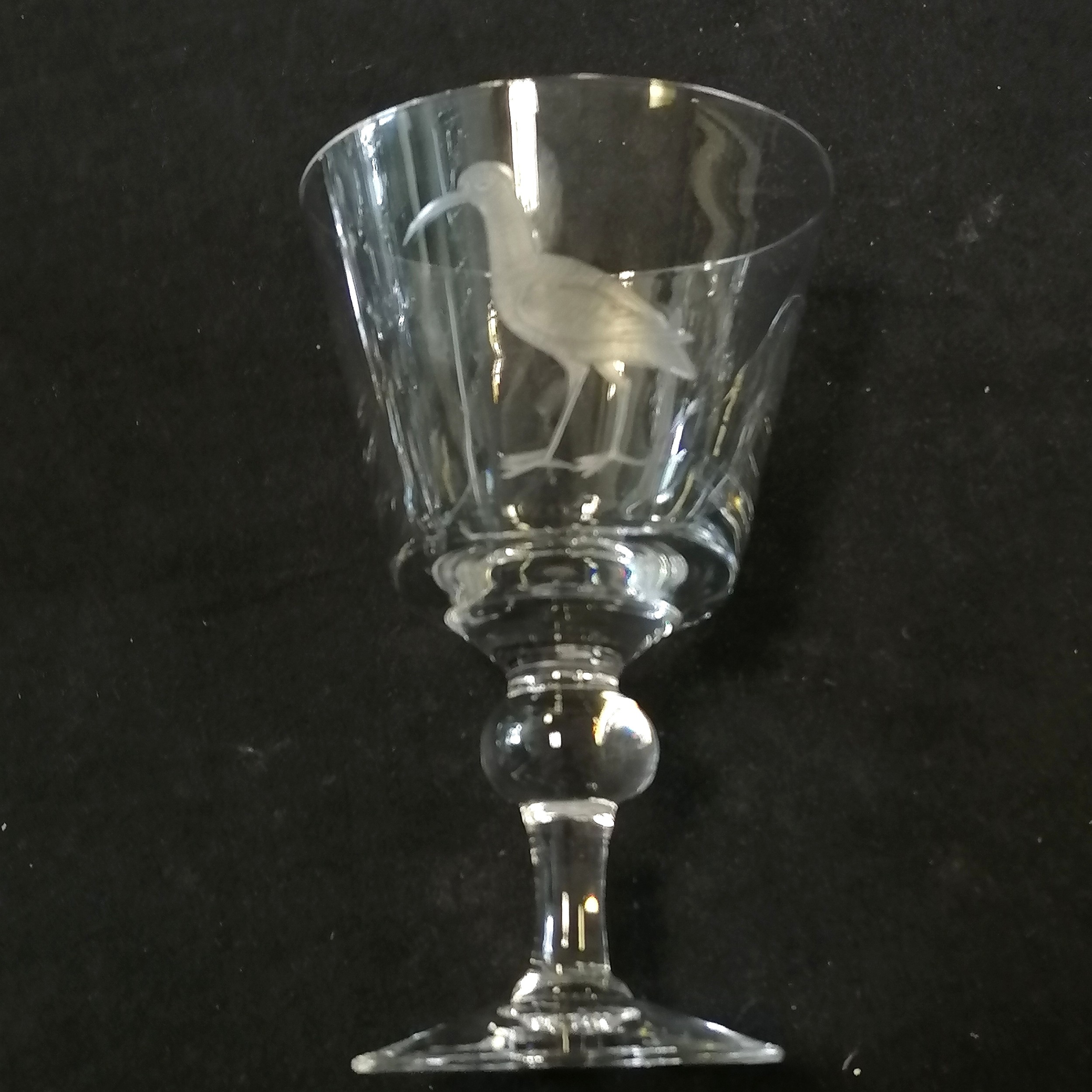 David Williams 1970's qty of 48 x glassware engraved with bird decoration comprising of 2 - Image 5 of 12