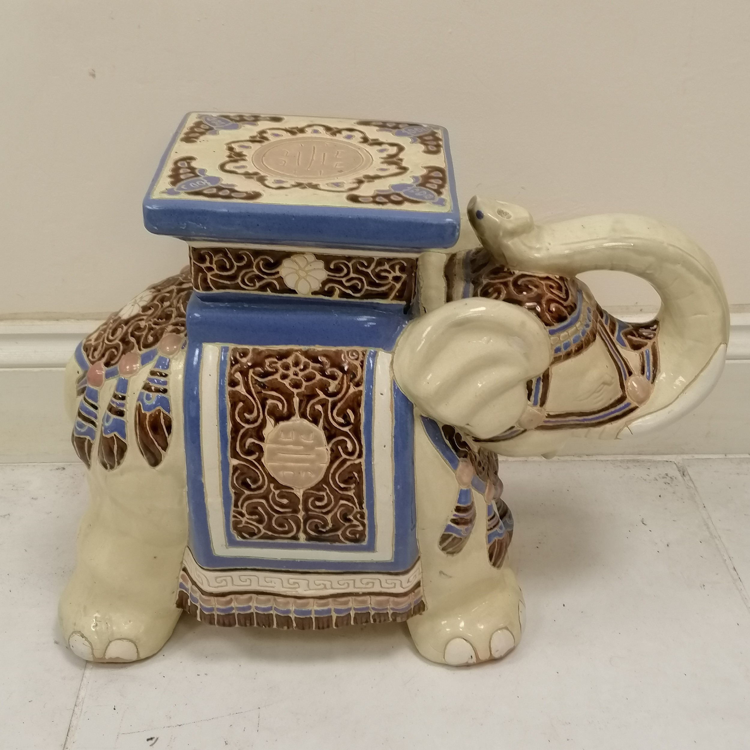Oriental elephant ceramic plant stand cream glazed with all over pattern, in good condition. 45 cm - Image 2 of 2