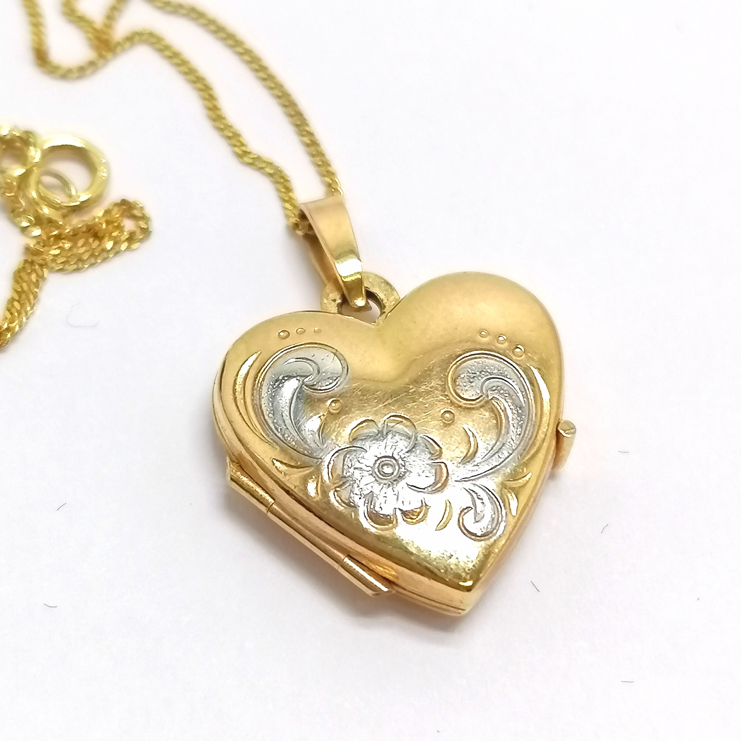 9ct hallmarked 2-tone gold heart shaped locket on 9ct marked gold 40cm neckchain - total weight 2.2g - Image 3 of 3