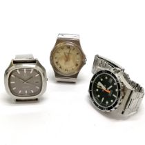 3 x Tissot gents wristwatches inc PR516 quartz Divers style (38mm case), Seastar automatic (lacks