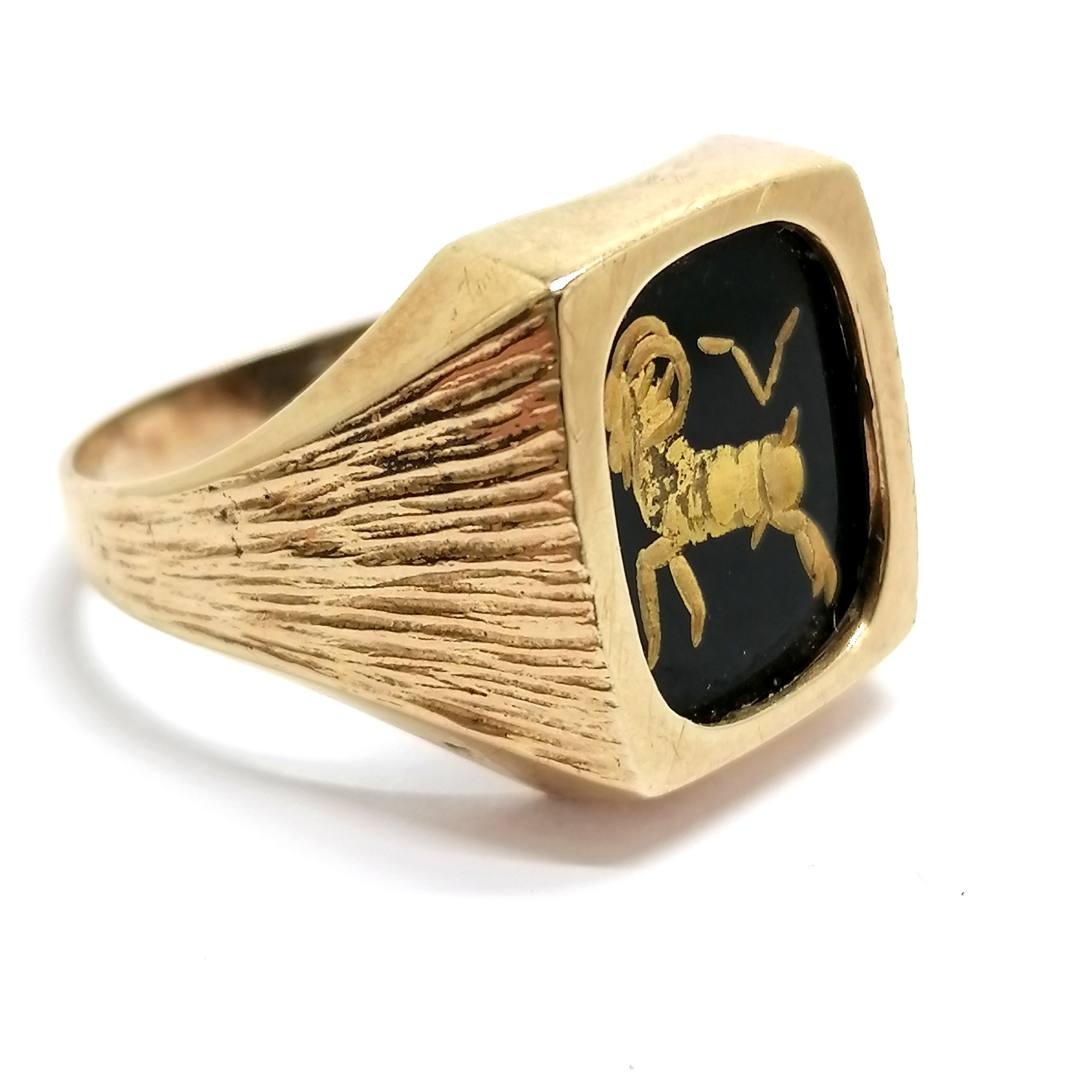 9ct hallmarked gold signet ring with Aries design onyx panel - size U & 5.9g total weight - Image 3 of 3