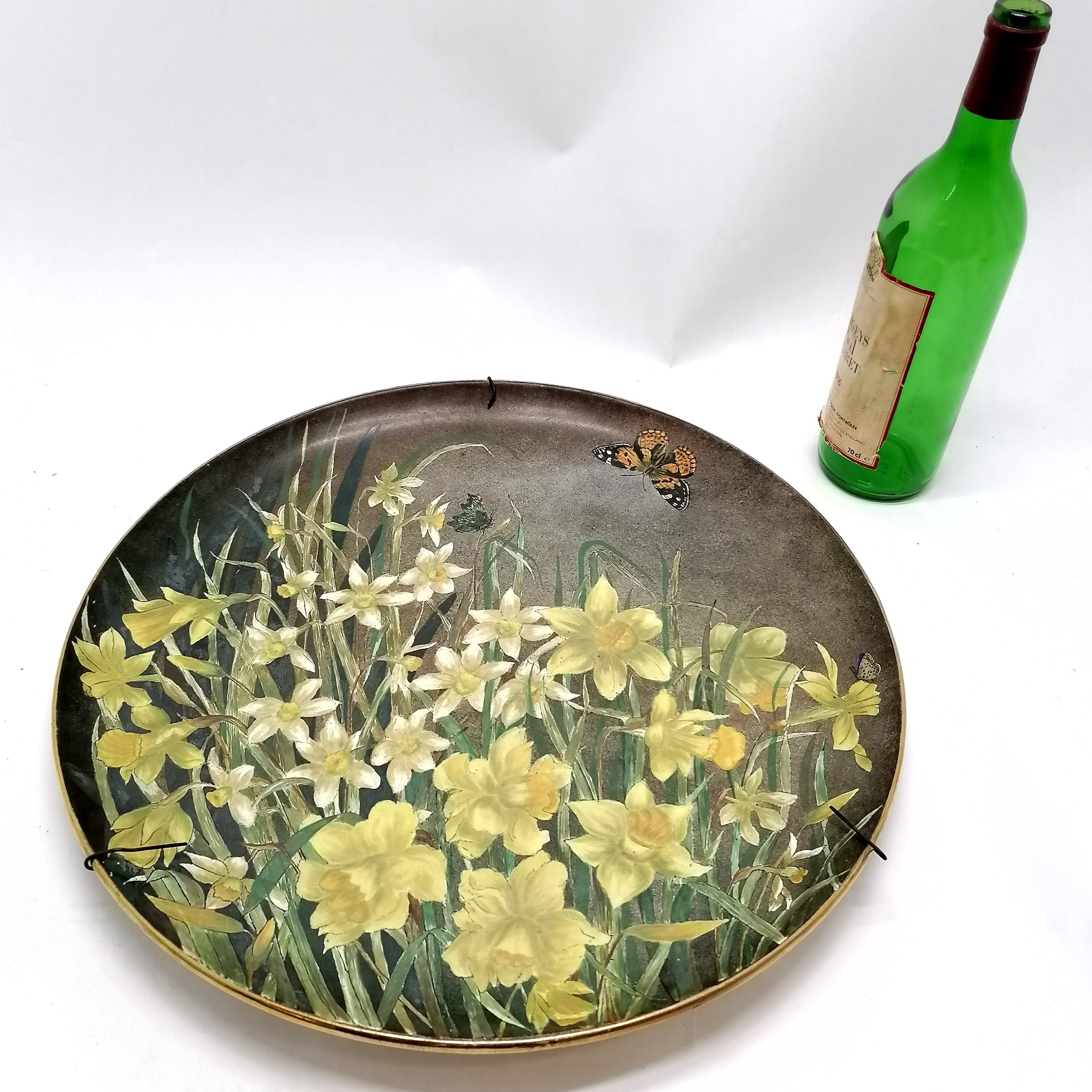 1883 May J Heyworth hand painted pottery wall charger titled 'Narcissus & daffodils' (with butterfly - Image 8 of 8