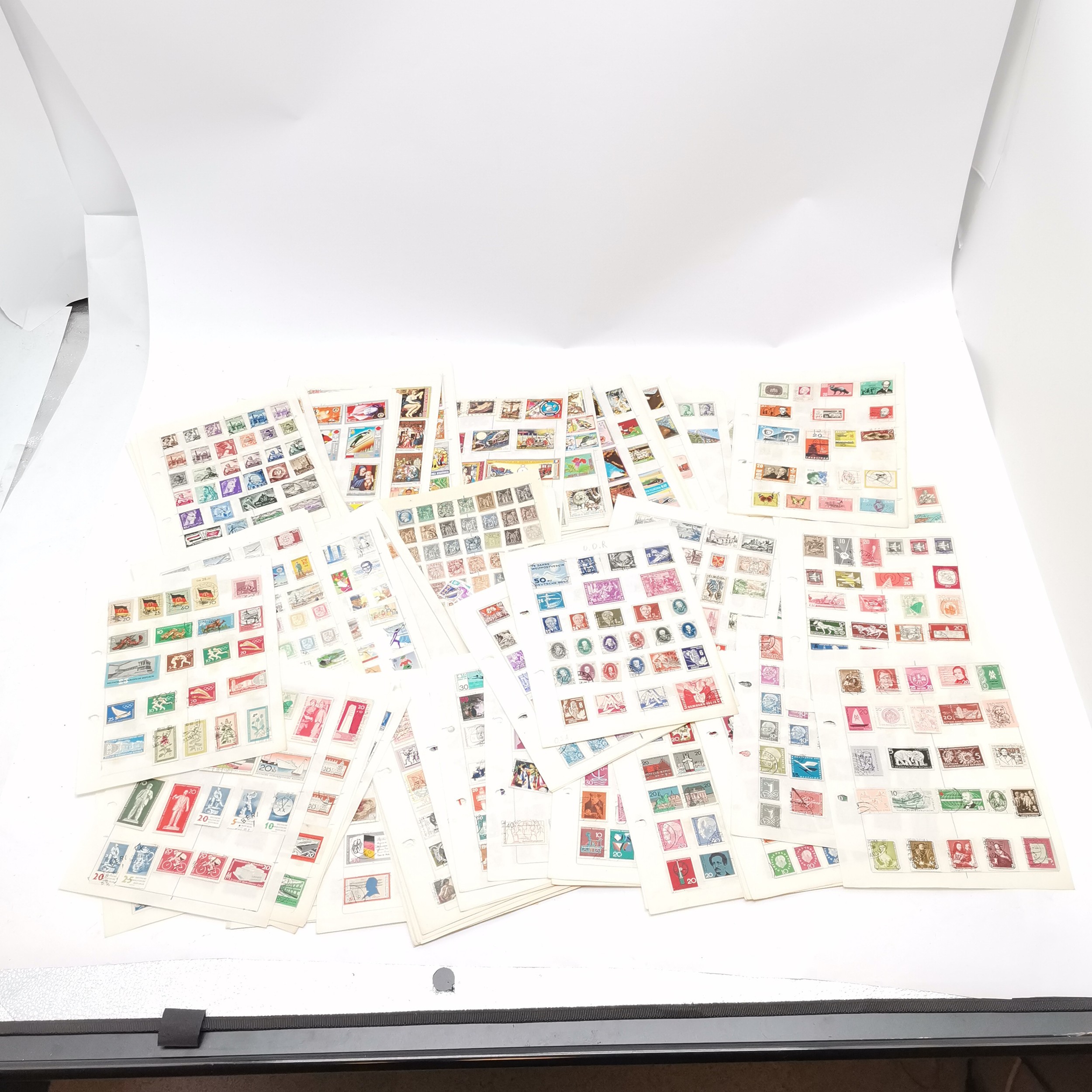 11 volumes of a world stamp collection - in mixed condition but many 1000's and well worth further - Image 13 of 16