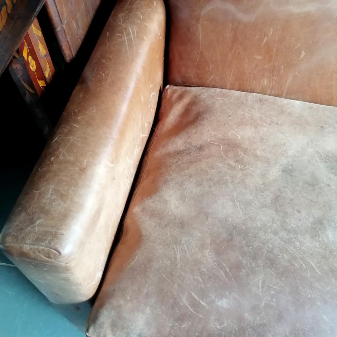 Ralph Lauren tan leather 4 seater sofa 250cm long x 100cm deep x 85cm high ~ In used condition - Image 8 of 8