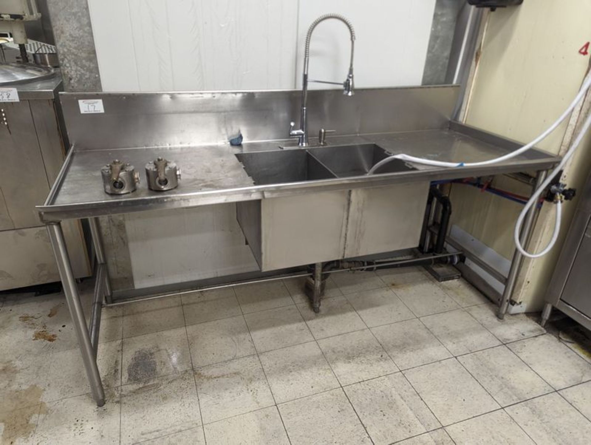 2 Compartment Stainless Steel Sink with 4 Taps