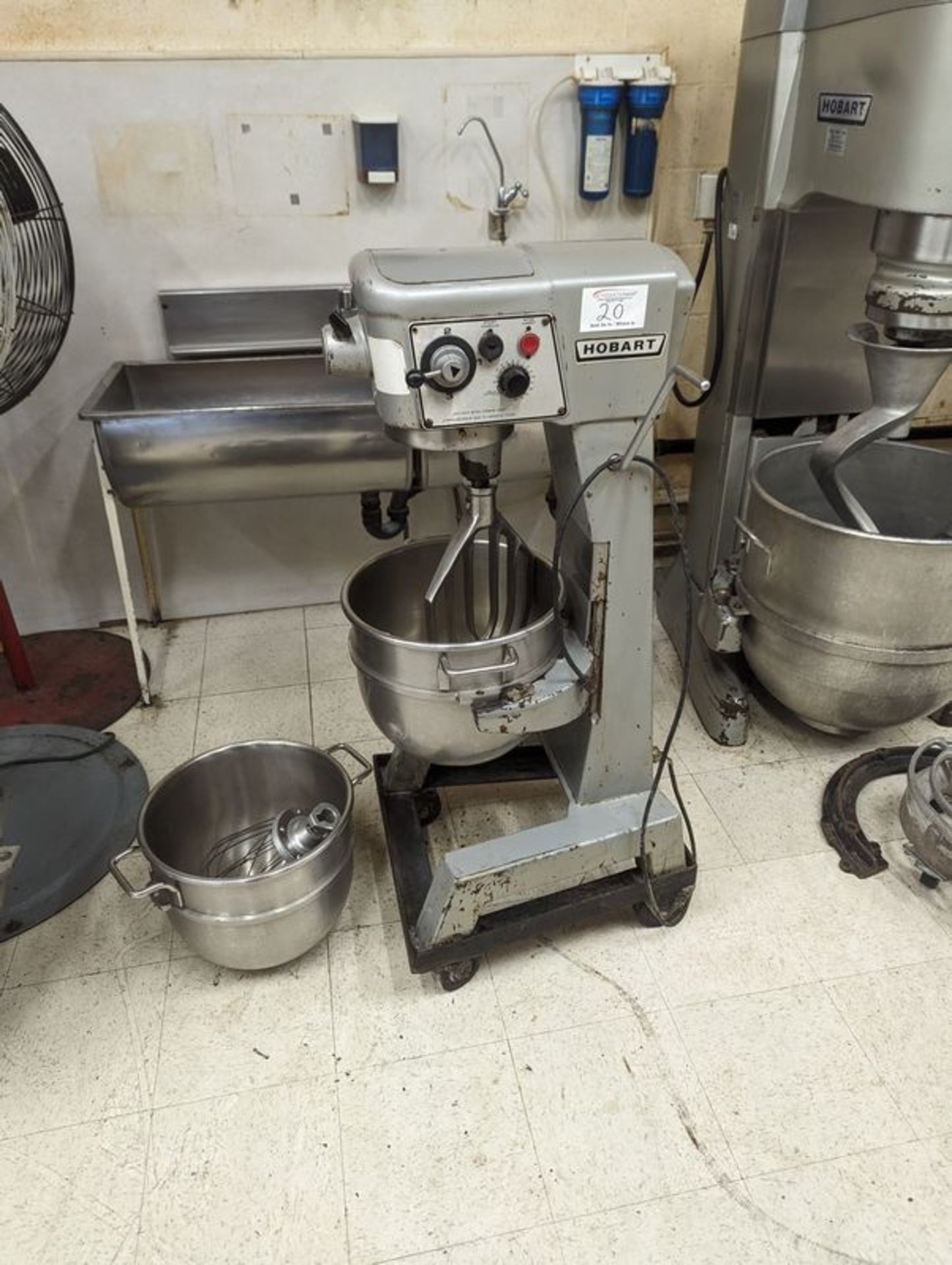 30 Quart Hobart Mixer with 2 Bowls, Paddle and Whip
