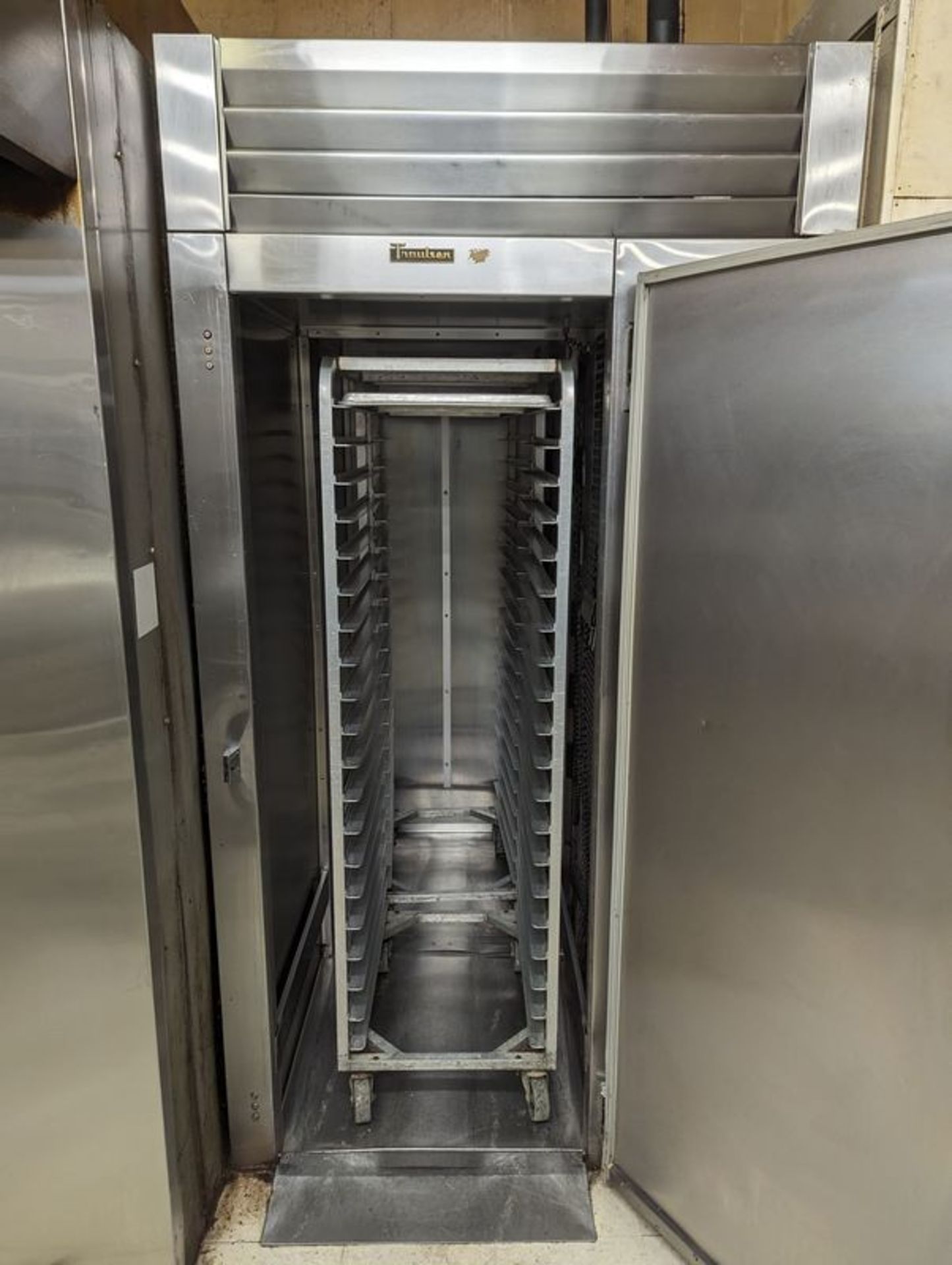 Traulsen RBC400 Double Rack Blast Freezer with 2 Racks - Image 2 of 3