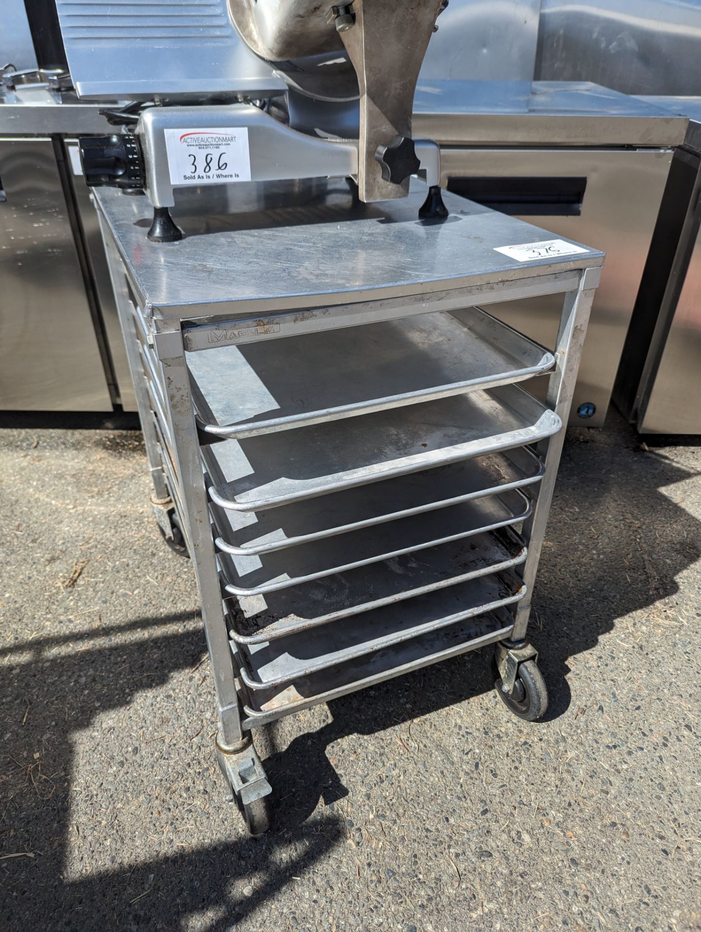 Half Size Bakers Rack with Trays