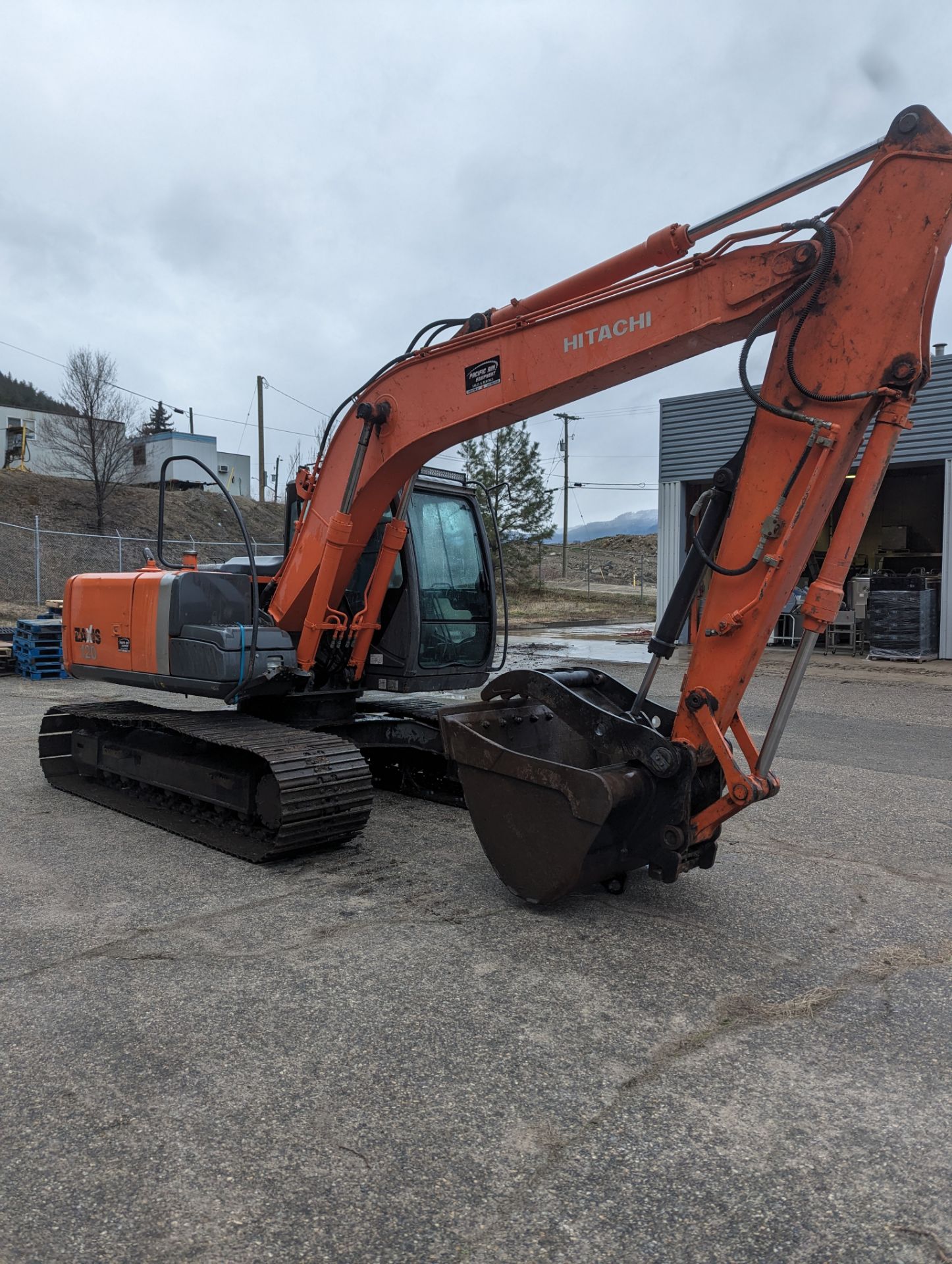 Hitachi ZX120 Excavator with 5100 Hours and Thumb Attachment - Image 4 of 8