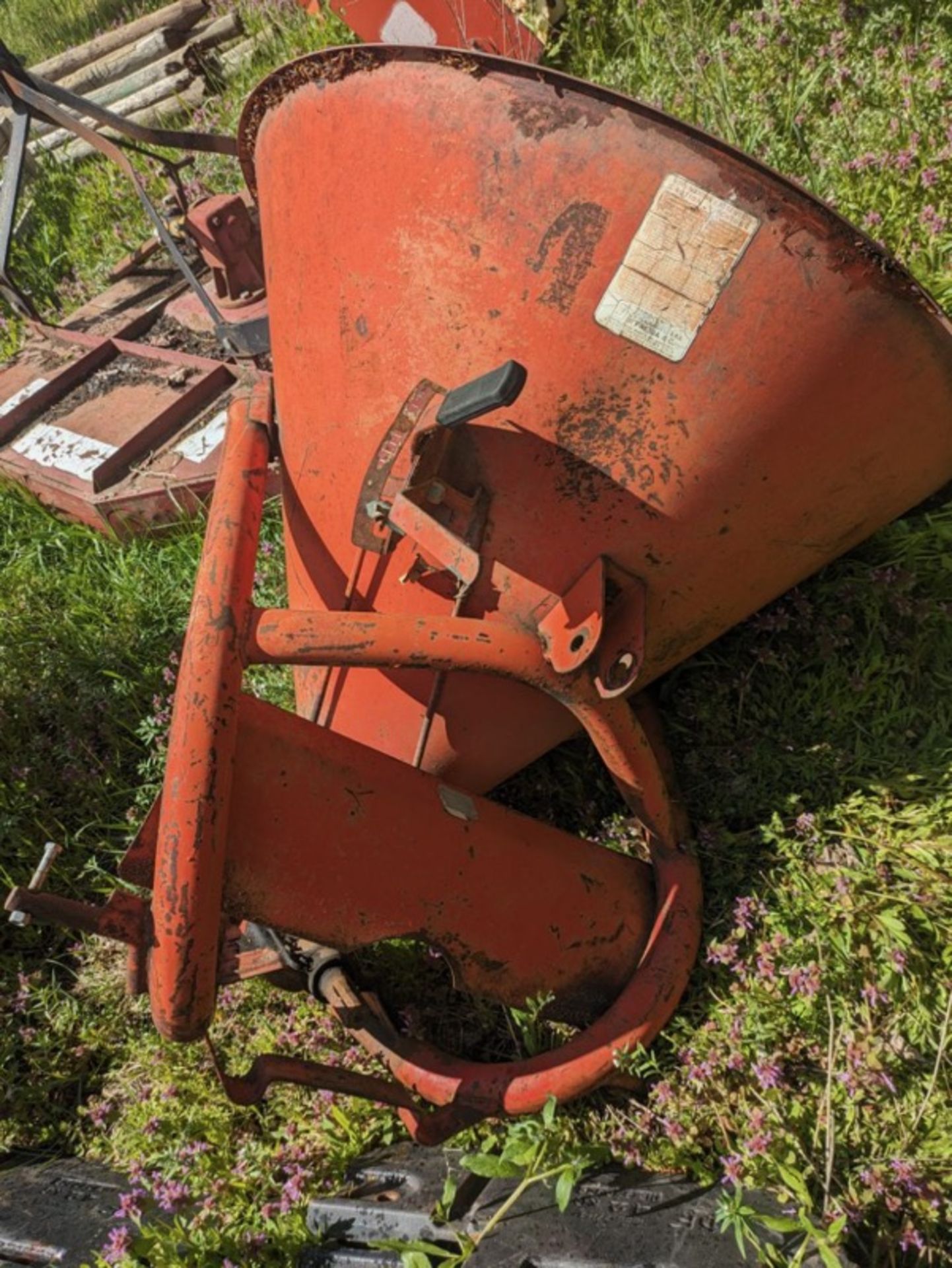 Fertilizer Spreader Three Point Hitch