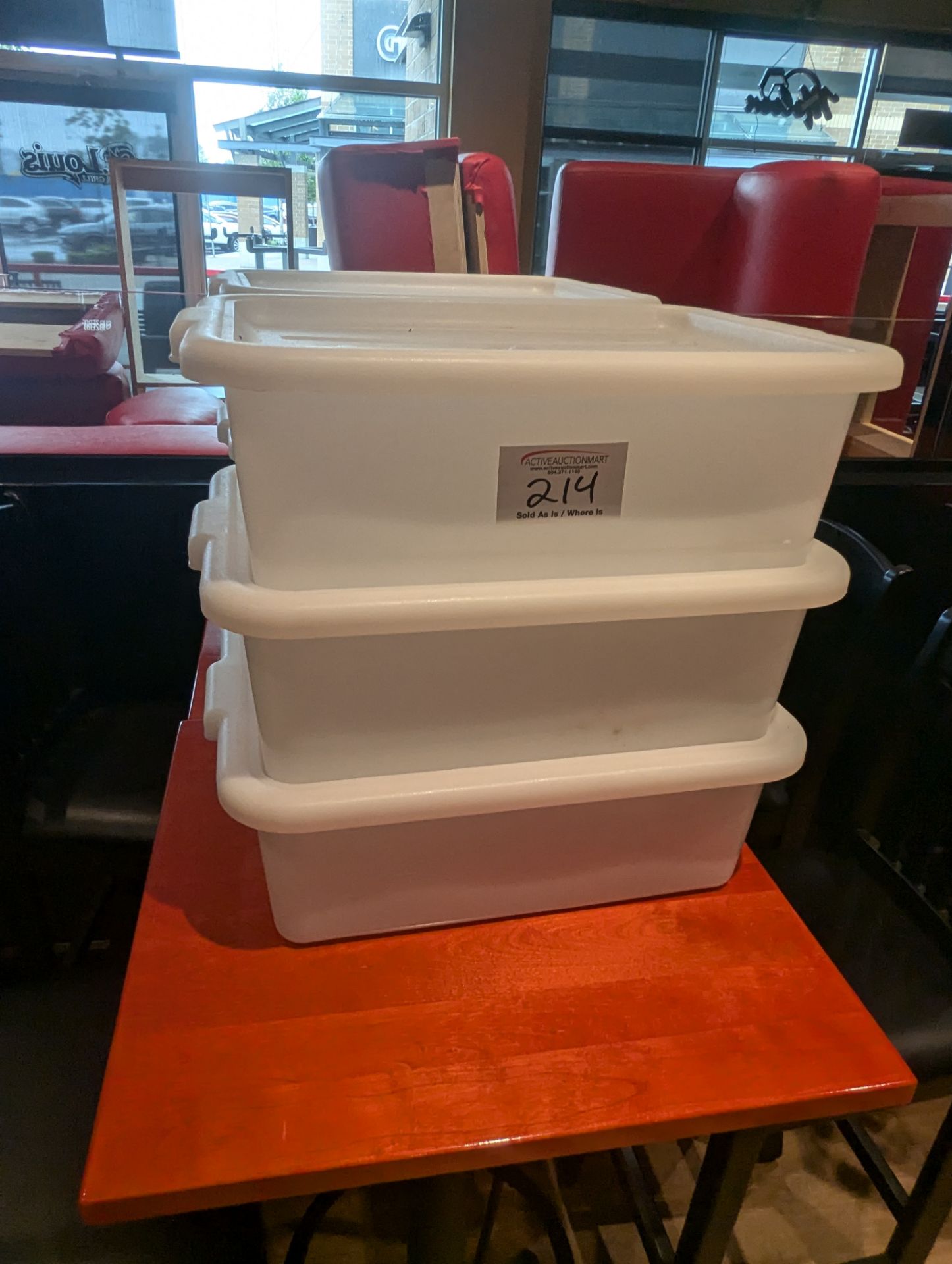 6 White Tubs with Lids - New in 2022