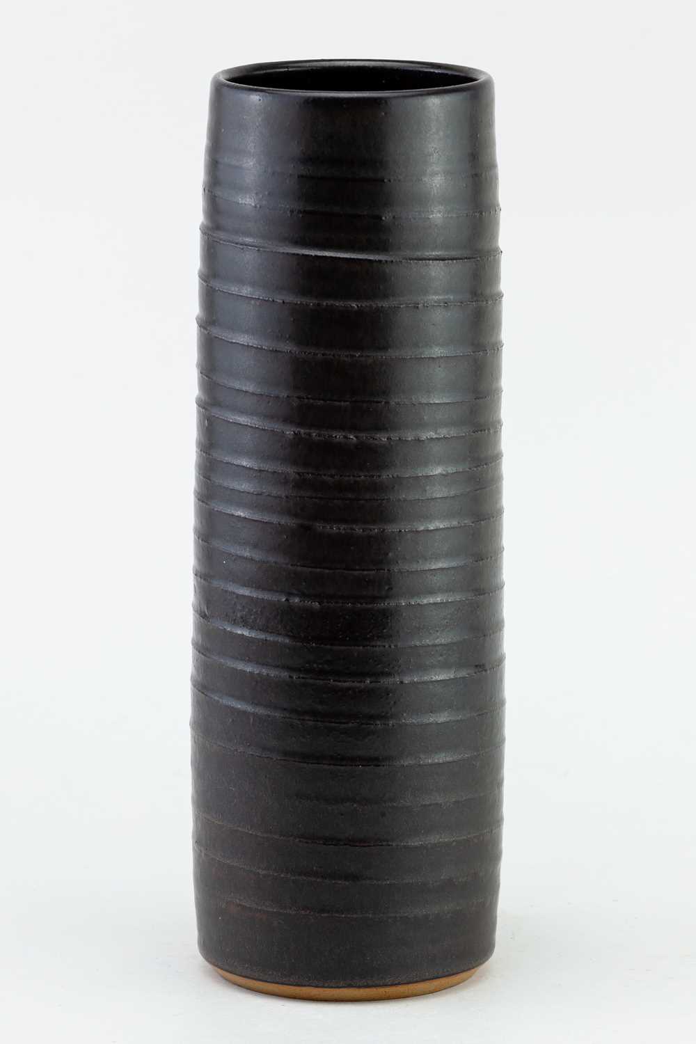† JOHN SOLLY (1928-2004); a tall cylindrical stoneware vase with pronounced ribbing covered in - Image 2 of 6