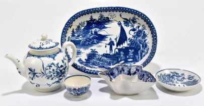 An 18th century Worcester blue and white bullet shaped teapot and cover decorated with flowers, with