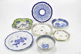 WORCESTER; an 18th century Dr Wall Worcester dish of square form, decorated with floral sprays, with