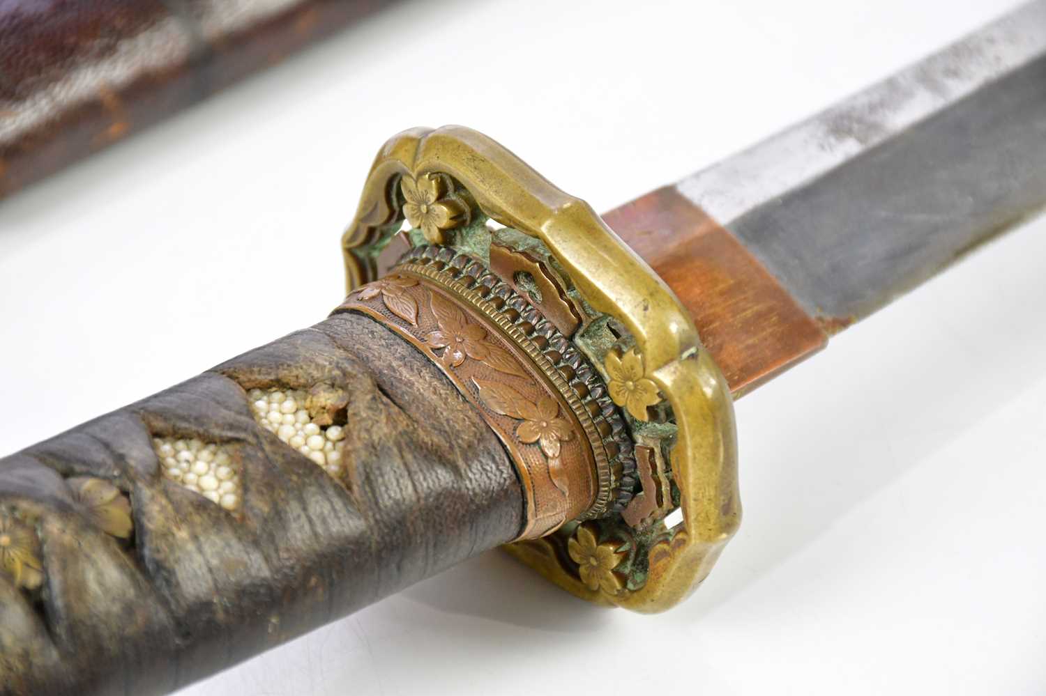 A Japanese WWII army officer's Katana type 98 sword, with shagreen grip and gilt metal terminal, and - Image 7 of 18