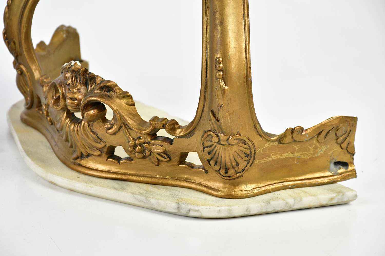 A pair of mid 20th century gesso and gilt wall brackets with detachable marble tops, height 40cm. - Image 4 of 4