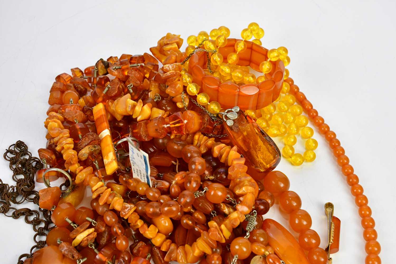 A large collection of Baltic amber, including graduated bead necklaces, some rough plaques, other - Image 2 of 3