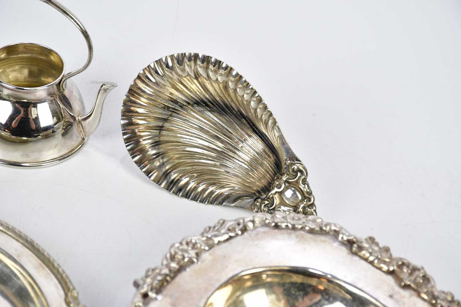 A small selection of white metal items, to include an oval dish with cast detailing, length 16cm. - Image 3 of 4