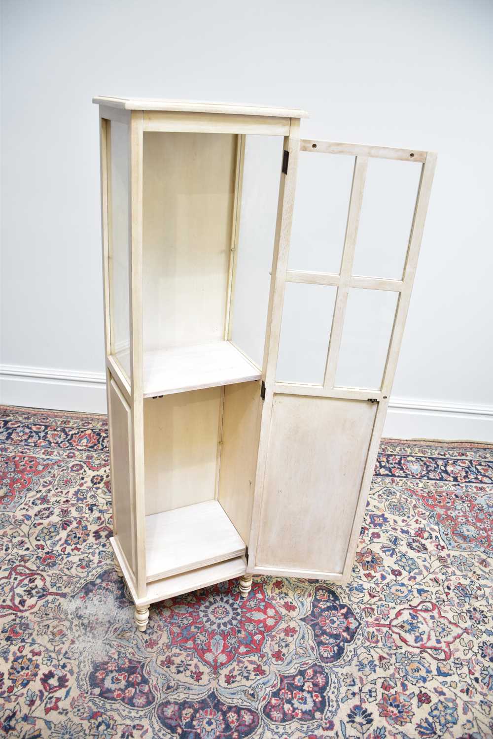 A modern white painted display cabinet with single glazed and panelled door, width 41cm, depth 30cm, - Image 2 of 3